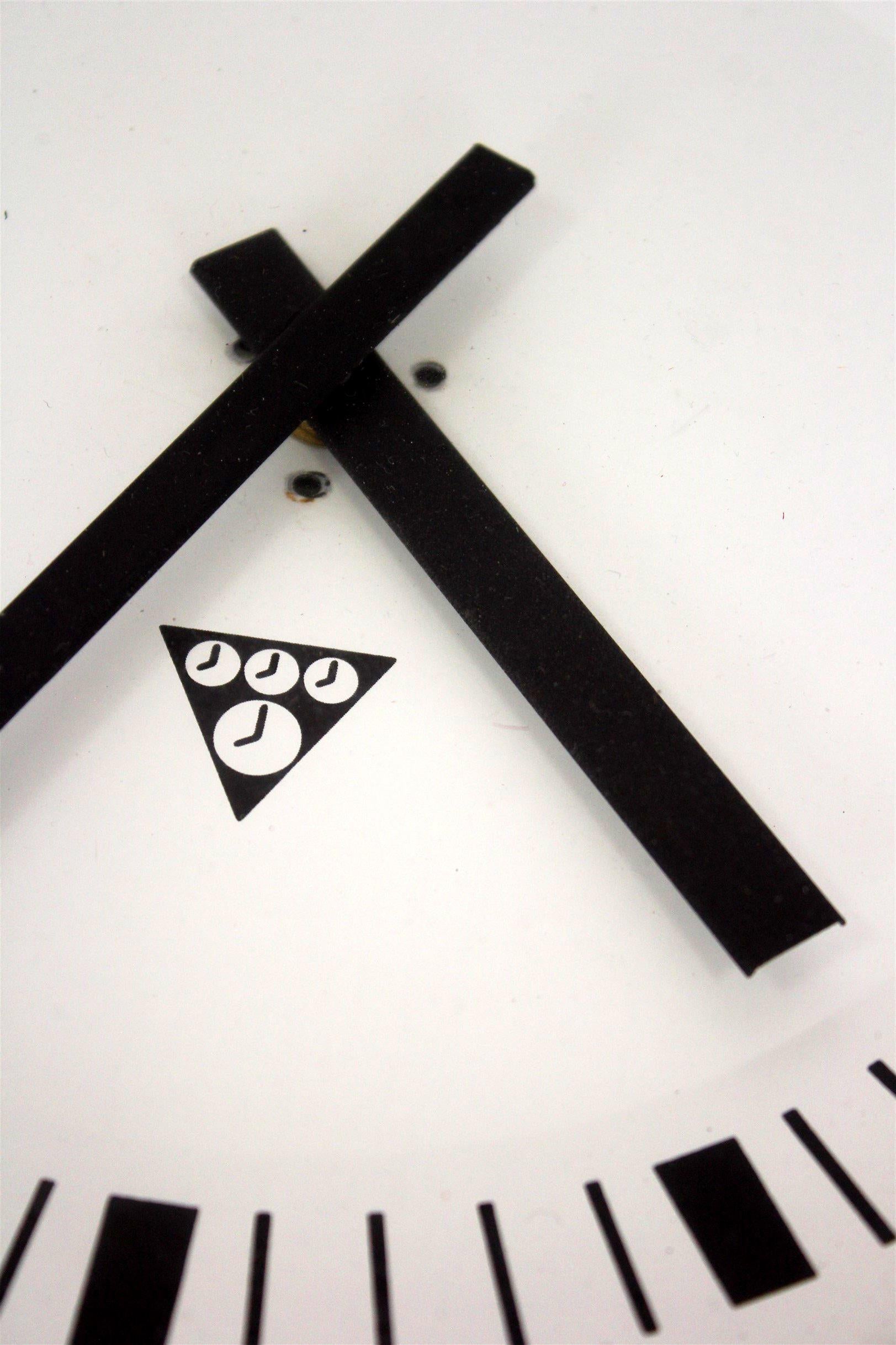 Vintage Industrial Wall Clock from Pragotron, 1970s For Sale 1