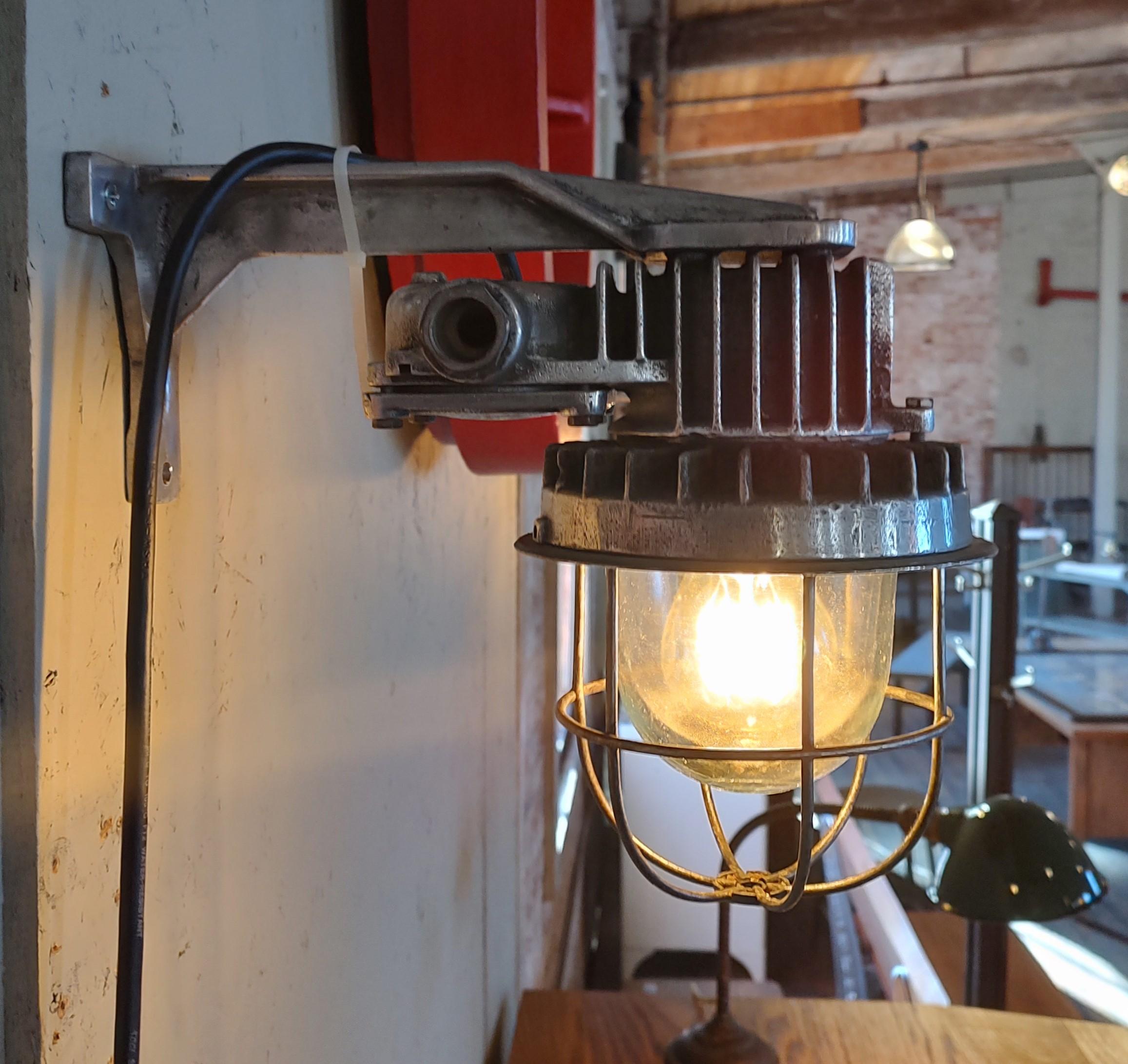 American Vintage Industrial Wall Sconce #1 For Sale