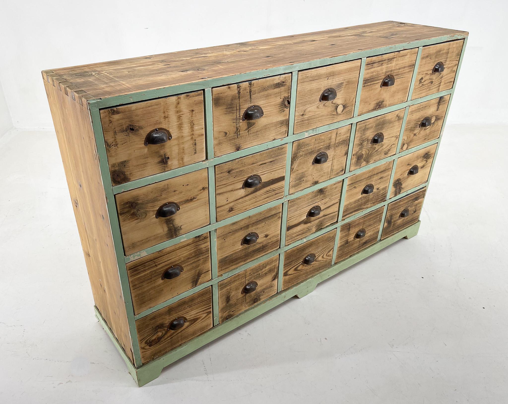 Vintage Industrial Wooden Cabinet with Original Handels, 1930s For Sale 3