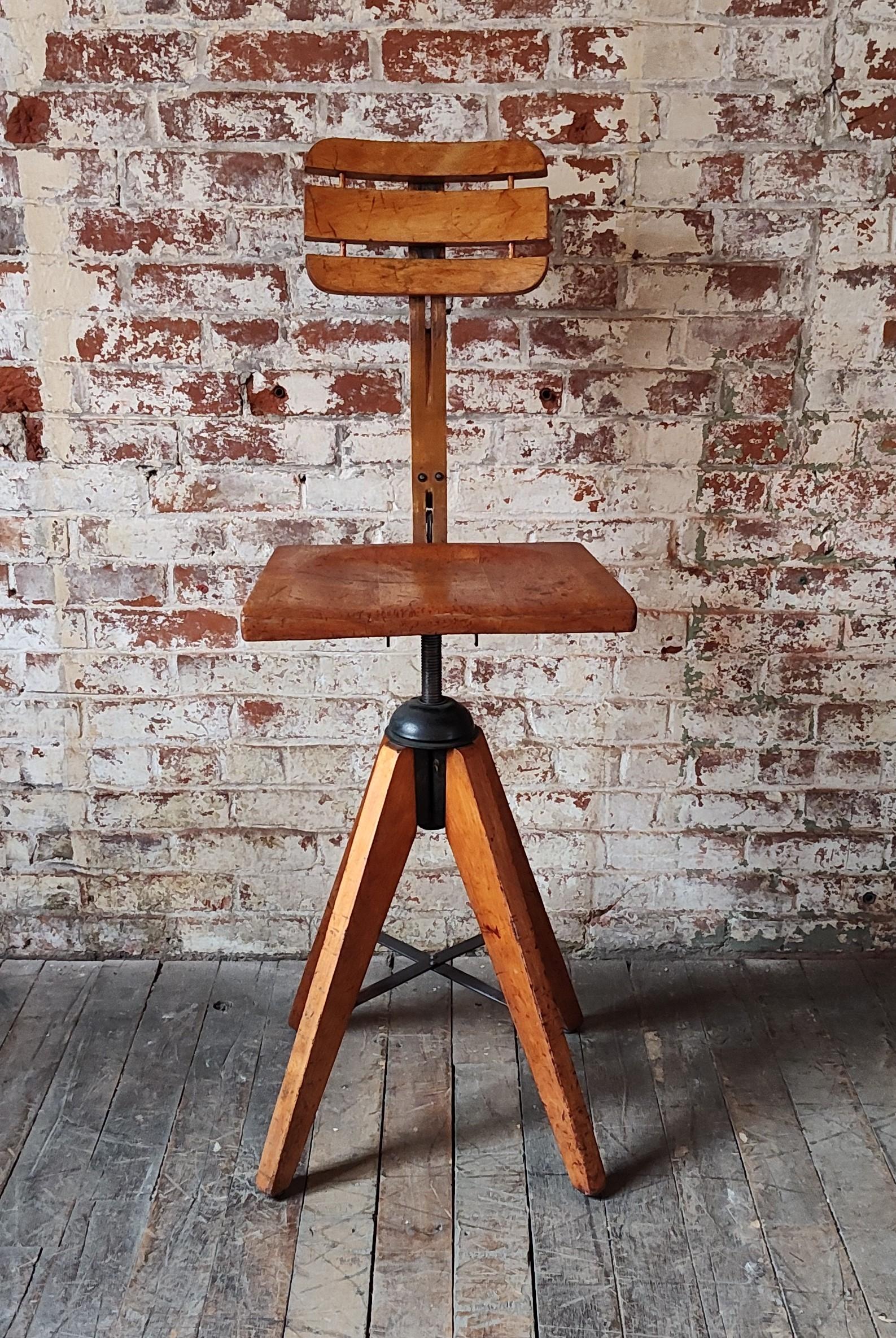 Vintage Industrial Wooden Stool In Good Condition For Sale In Oakville, CT