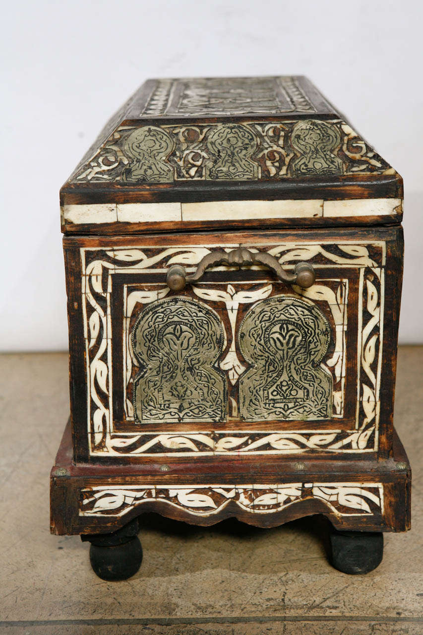 Vintage Inlaid Moroccan Box In Good Condition In Cathedral City, CA