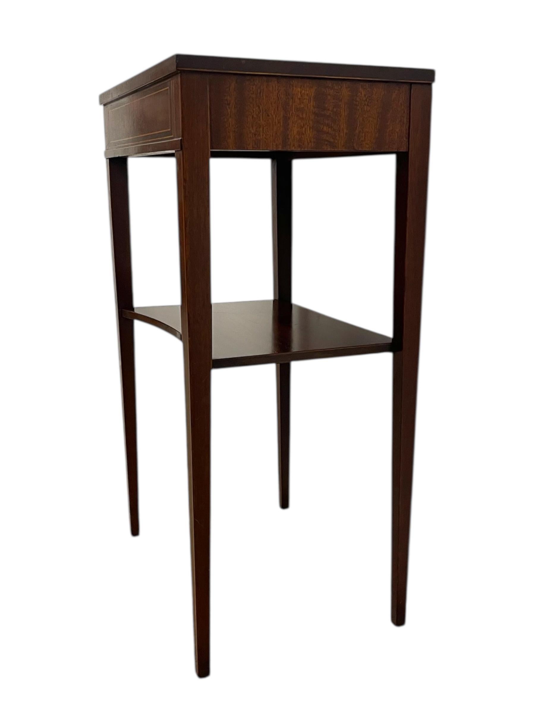 Mid-Century Modern Vintage Inlaid Side Table with Lower Shelf and Tapered Legs For Sale