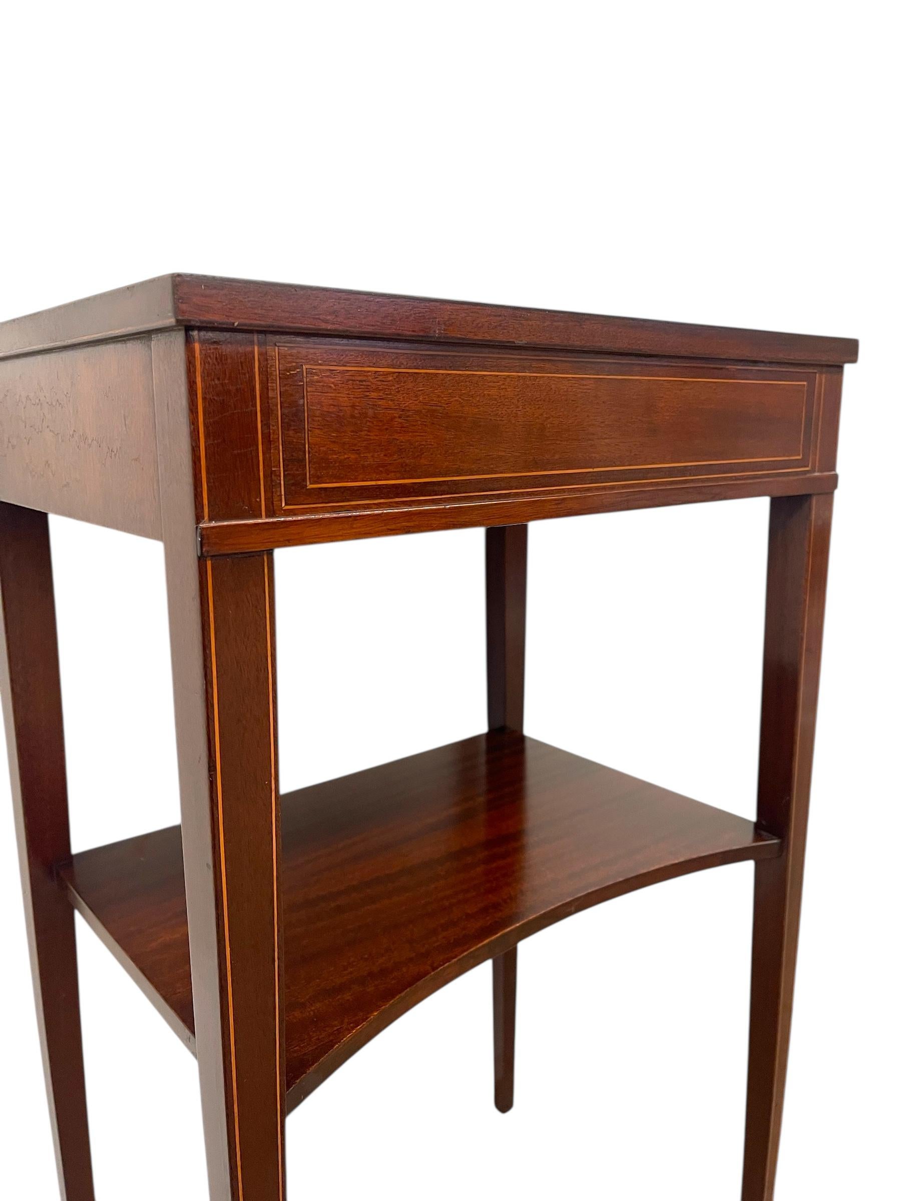 Wood Vintage Inlaid Side Table with Lower Shelf and Tapered Legs For Sale