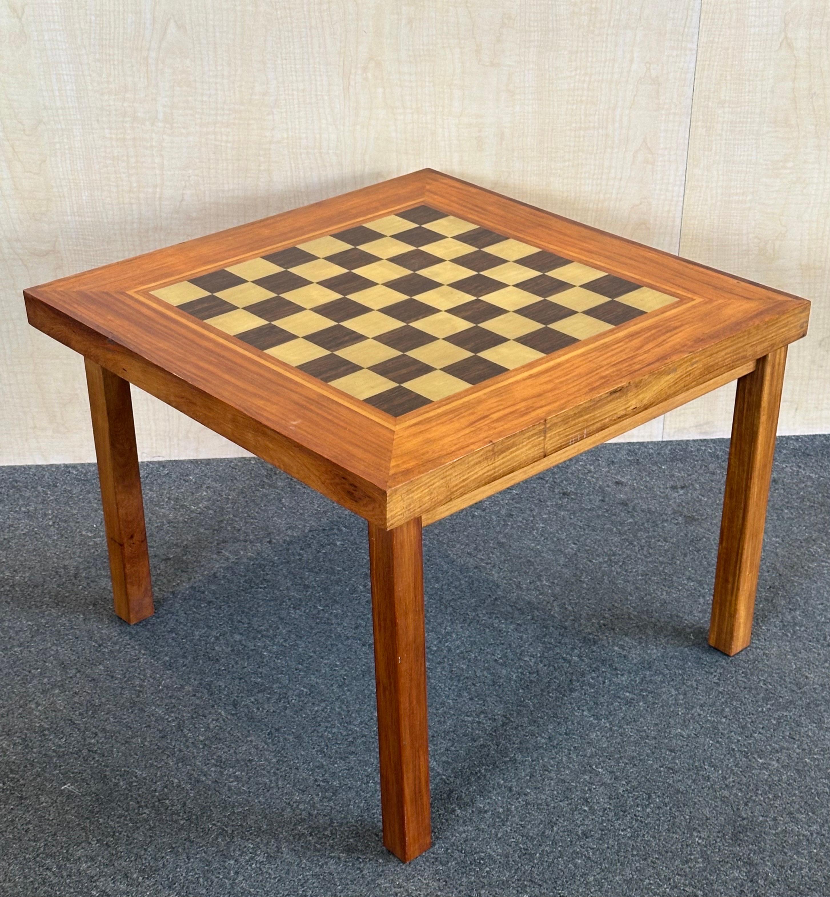 Bois de feuillus Vintage Inlaid Solid Mixed Woods Collapsible Chess Board Table en vente