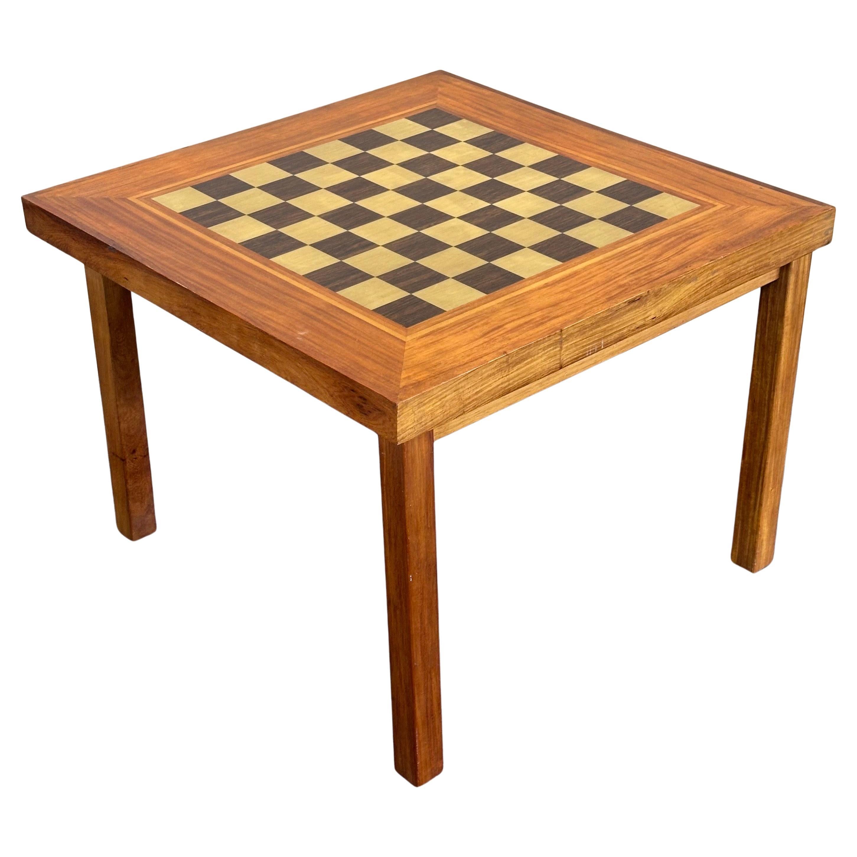 Vintage Inlaid Solid Mixed Woods Collapsible Chess Board Table en vente