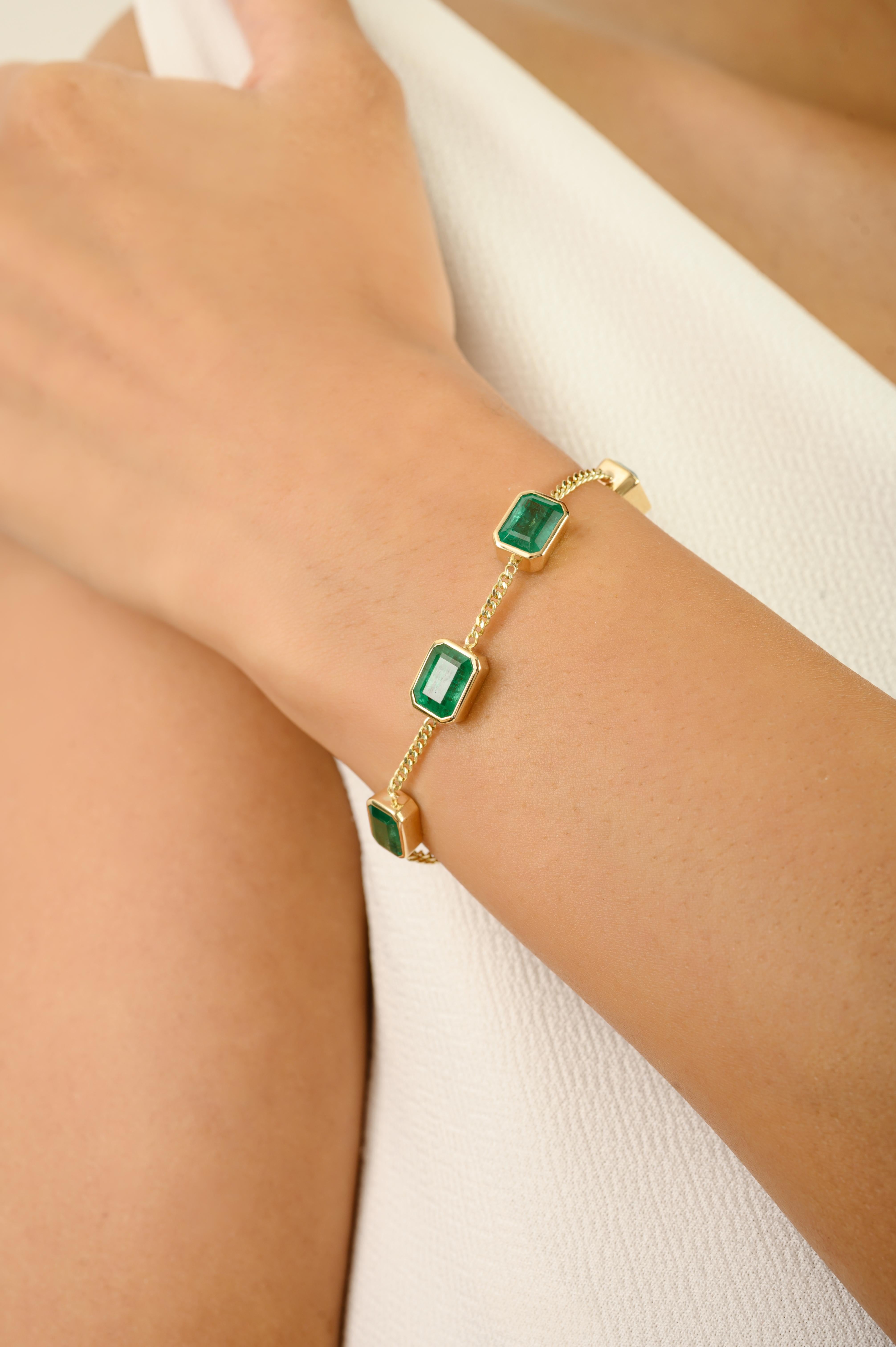 Taille octogone Bracelet d'inspiration vintage en or jaune 14k serti d'émeraudes pour femmes en vente