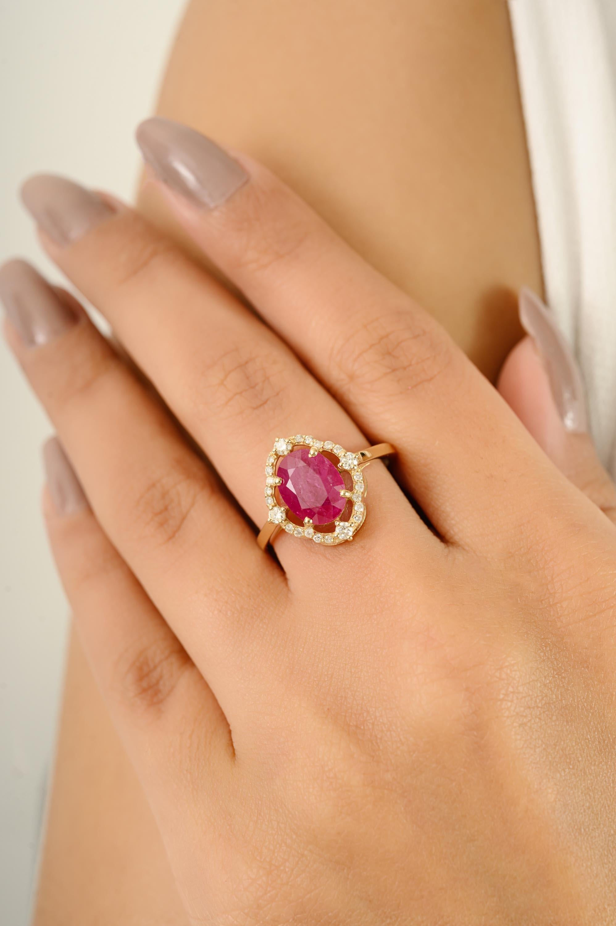 En vente :  Bague Halo en or jaune 14k serti de rubis et de diamants pour femme, d'inspiration vintage 2
