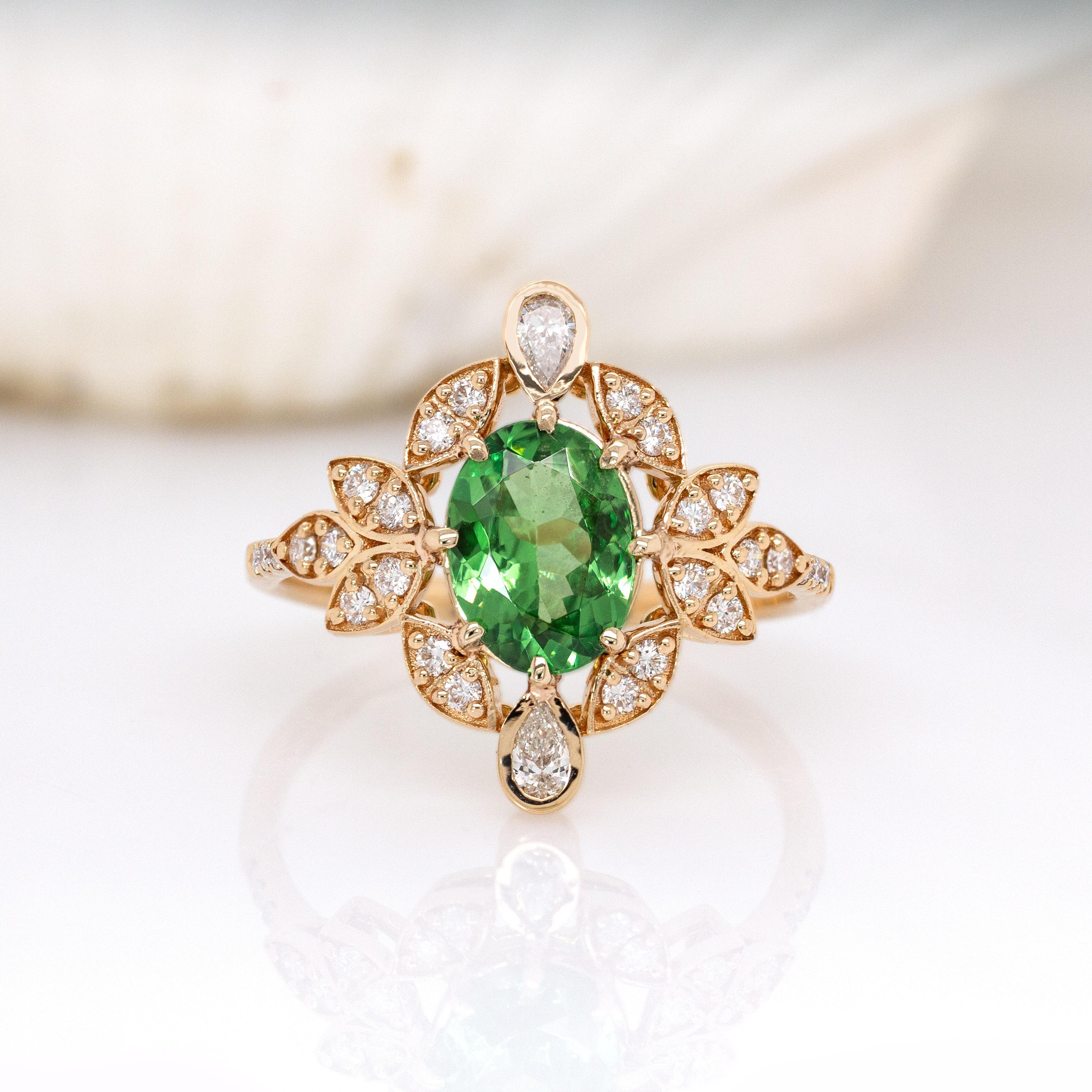 Vintage Inspiriert 1,6cts Tsavorit Granat Ring w natürlichen Diamanten: 14K Massiv Gold (Art déco) im Angebot
