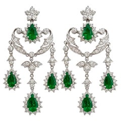 Pendientes colgantes de inspiración vintage, de oro de 18 quilates, con esmeralda de 5,93 quilates en talla pera y diamantes