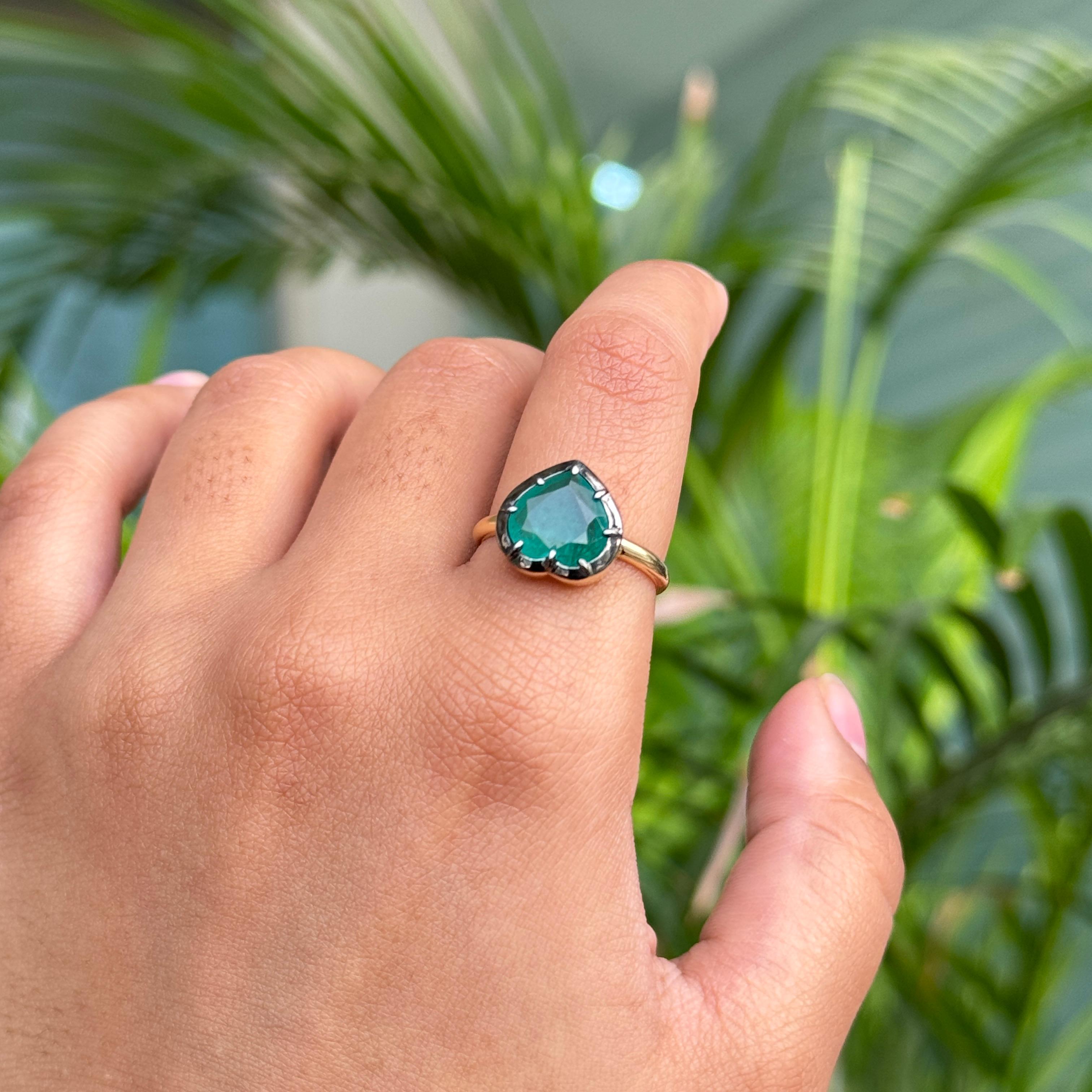 Im Angebot: Vintage-inspirierte 18K Gelbgold 2.37Ct Herz-förmigen Smaragd Solitär Ring Geschenk () 11