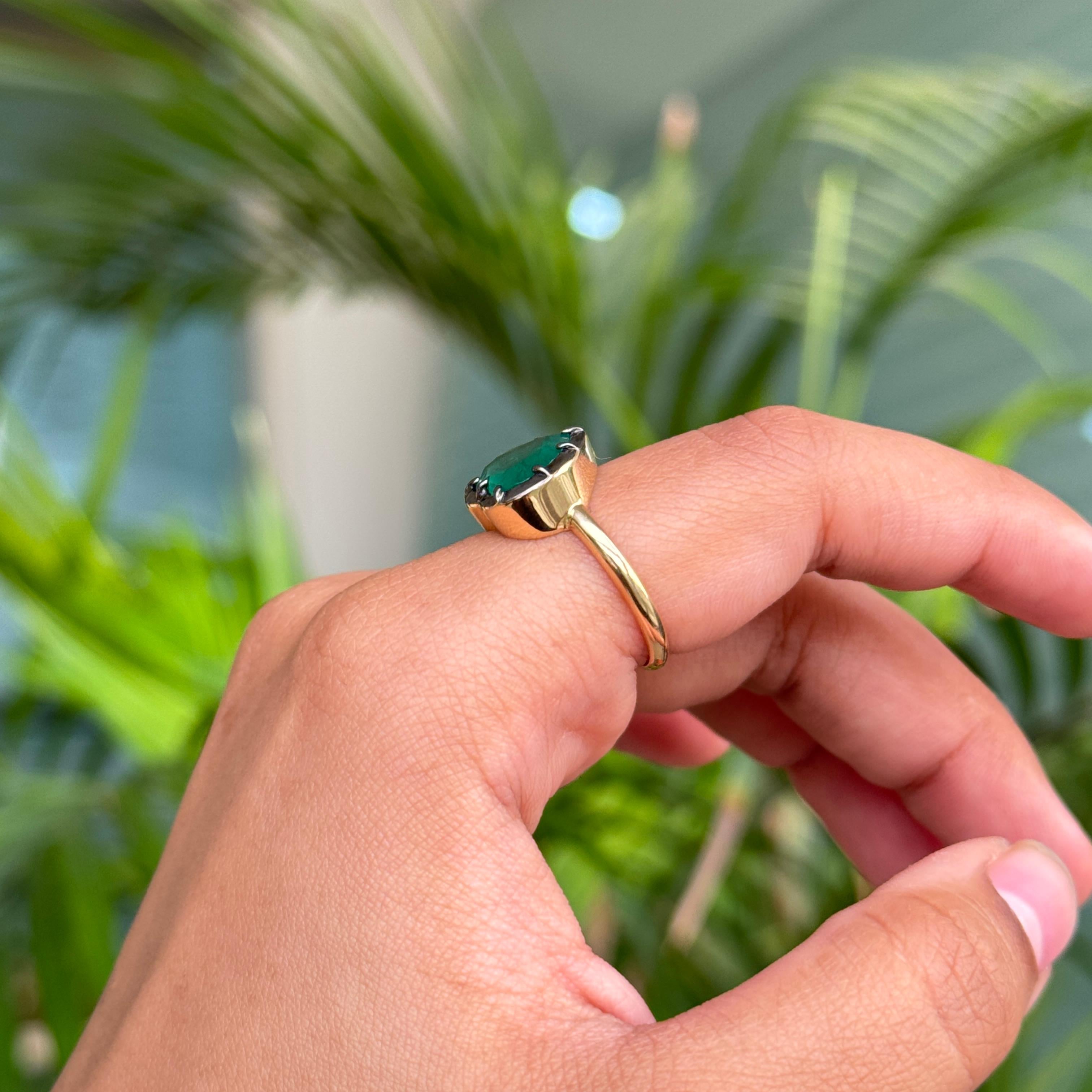 Im Angebot: Vintage-inspirierte 18K Gelbgold 2.37Ct Herz-förmigen Smaragd Solitär Ring Geschenk () 12