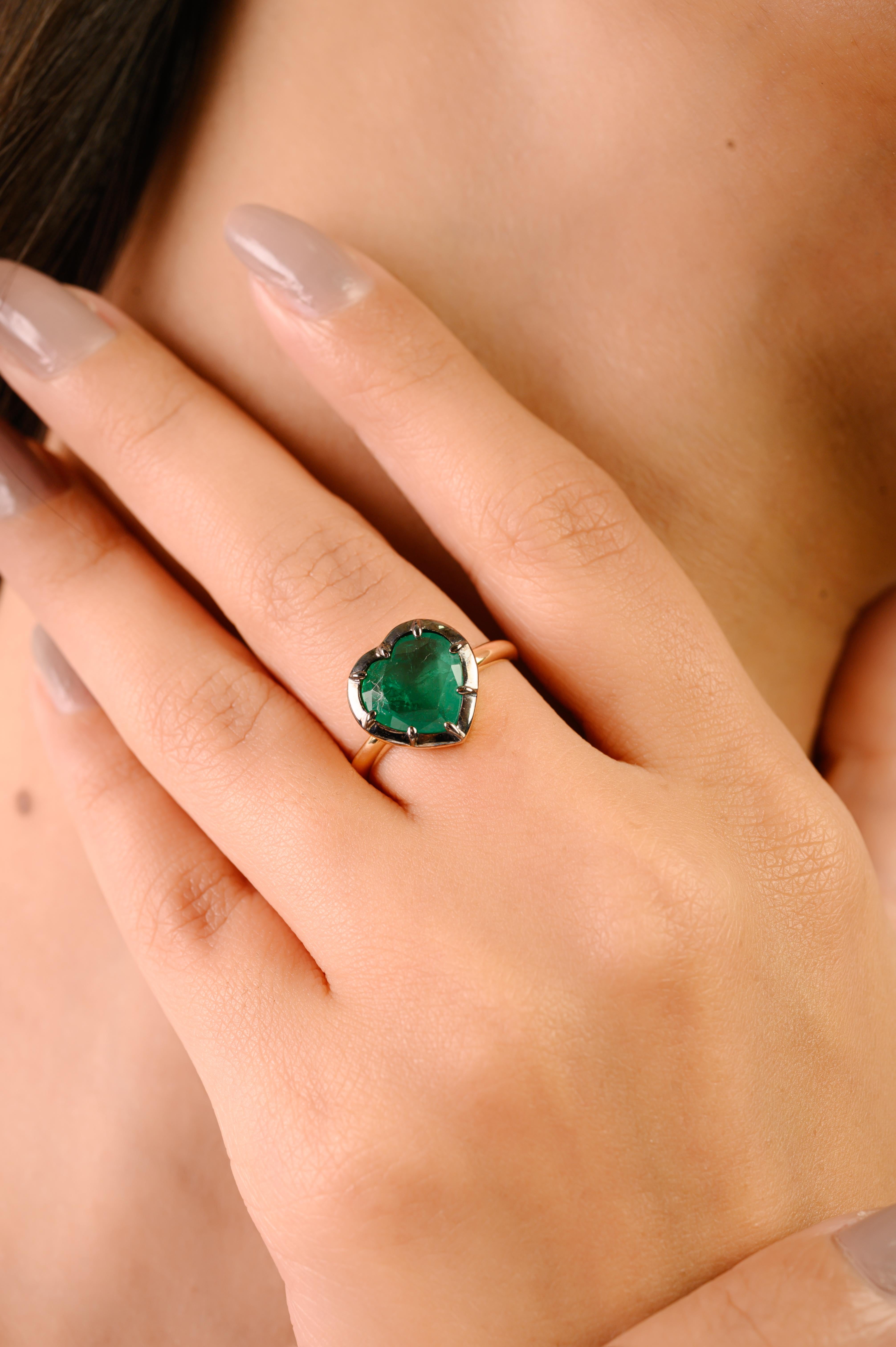 Im Angebot: Vintage-inspirierte 18K Gelbgold 2.37Ct Herz-förmigen Smaragd Solitär Ring Geschenk () 2