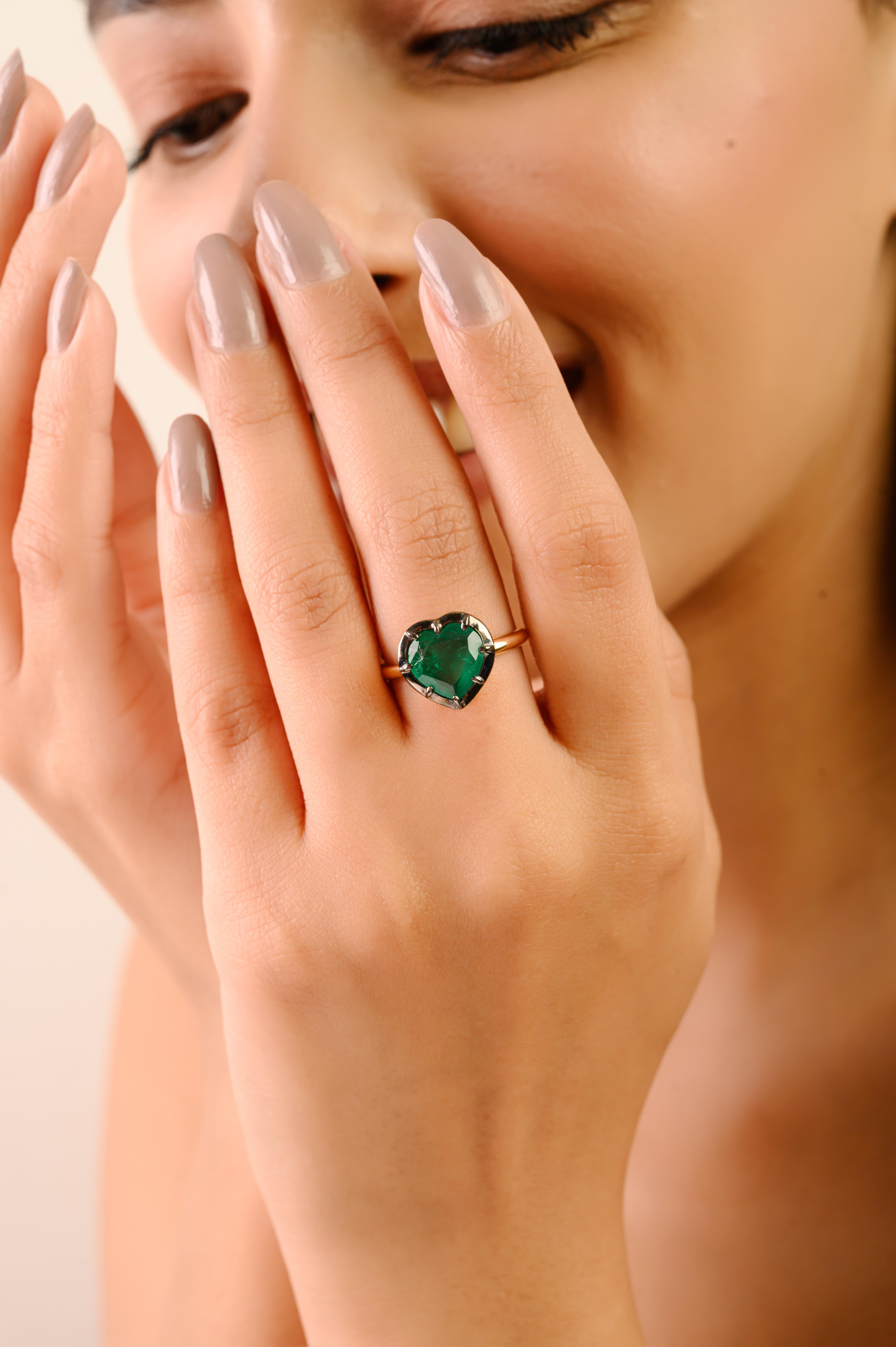 Im Angebot: Vintage-inspirierte 18K Gelbgold 2.37Ct Herz-förmigen Smaragd Solitär Ring Geschenk () 4