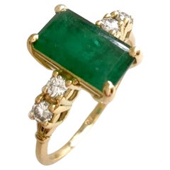 Vintage-Inspired 2.38 Ct Emerald Ring 0.16 Ct Diamonds 18K Yellow Gold