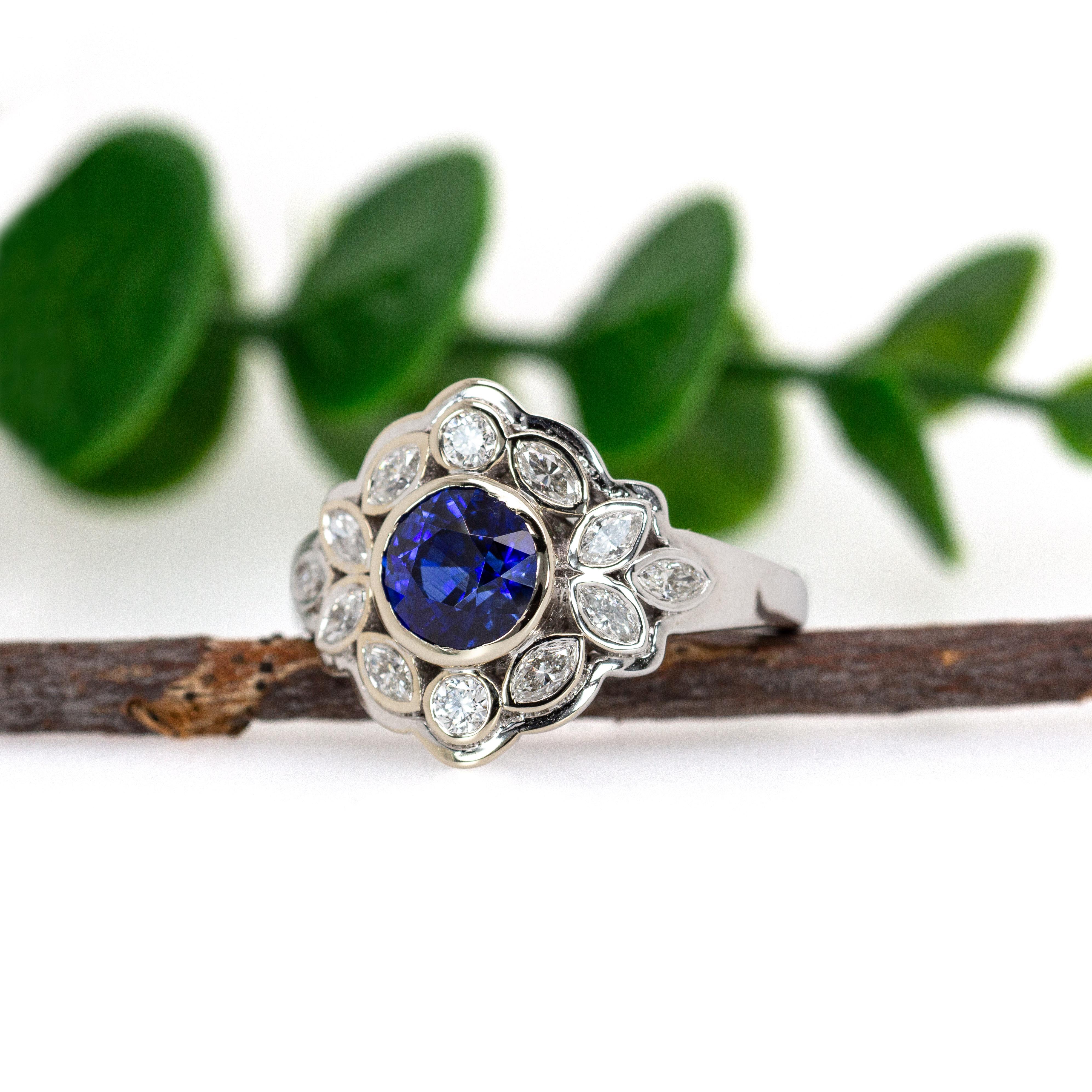 Vintage Inspired 2cts Ceylon Sapphire Ring w Natural Diamonds in 14K Solid Gold Pour femmes en vente