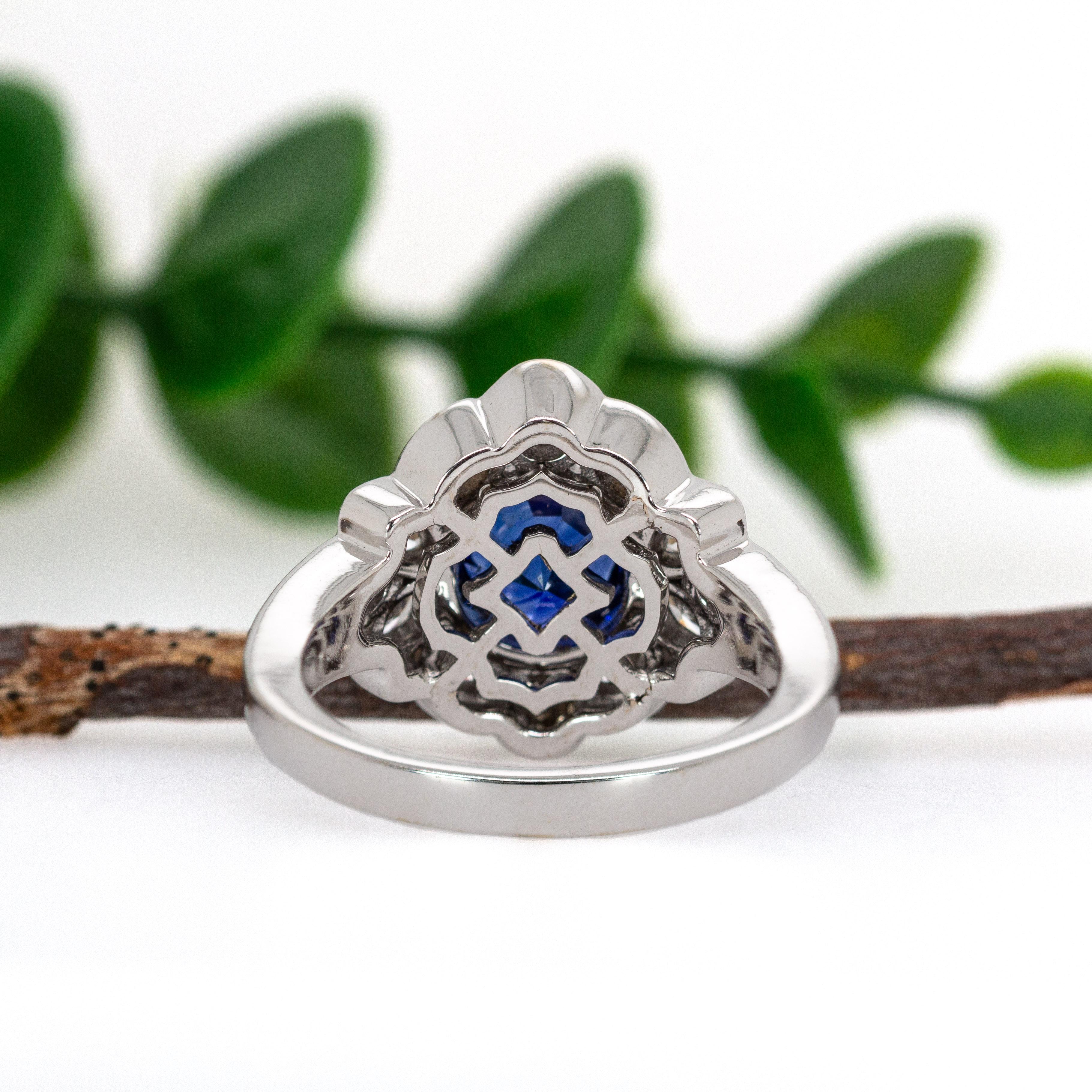 Vintage Inspired 2cts Ceylon Sapphire Ring w Natural Diamonds in 14K Solid Gold en vente 2