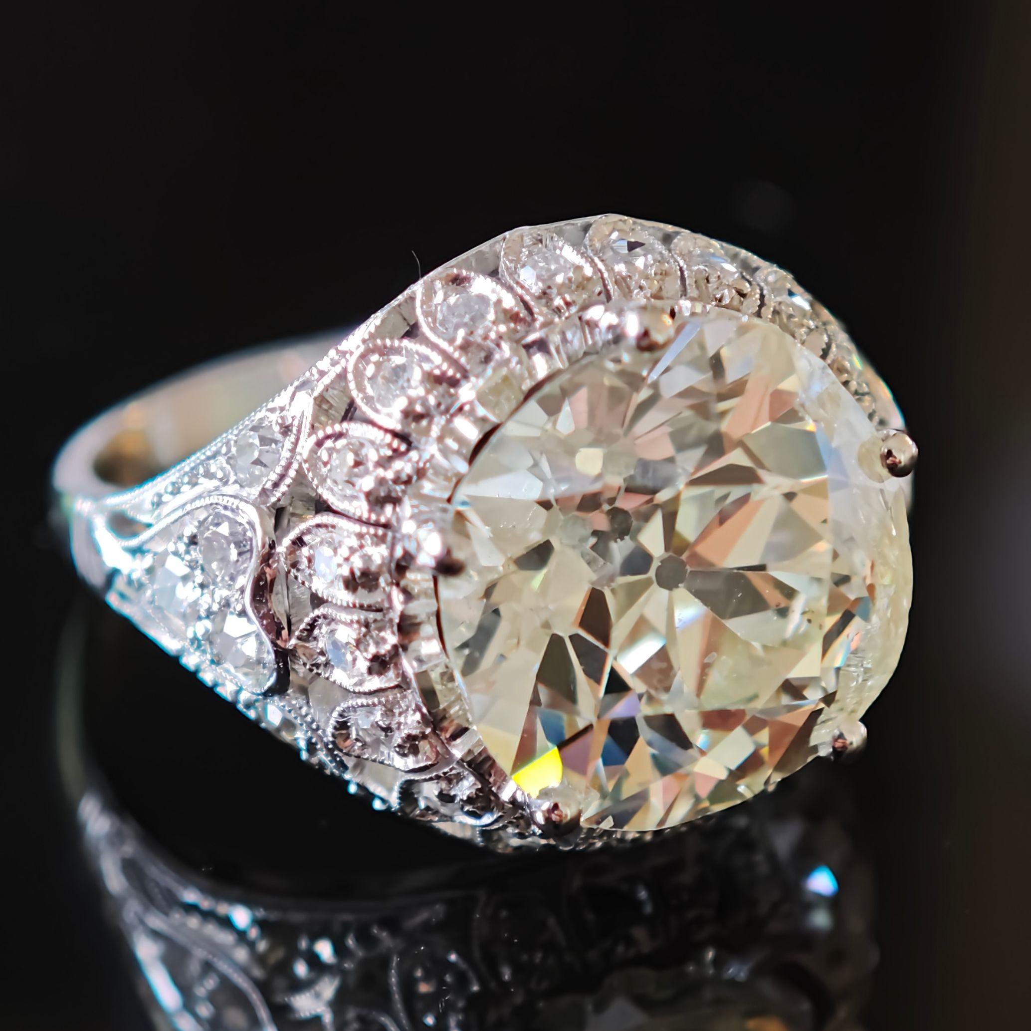 Bague exquise en or blanc 18 carats avec diamant de taille européenne ancienne en vente 1