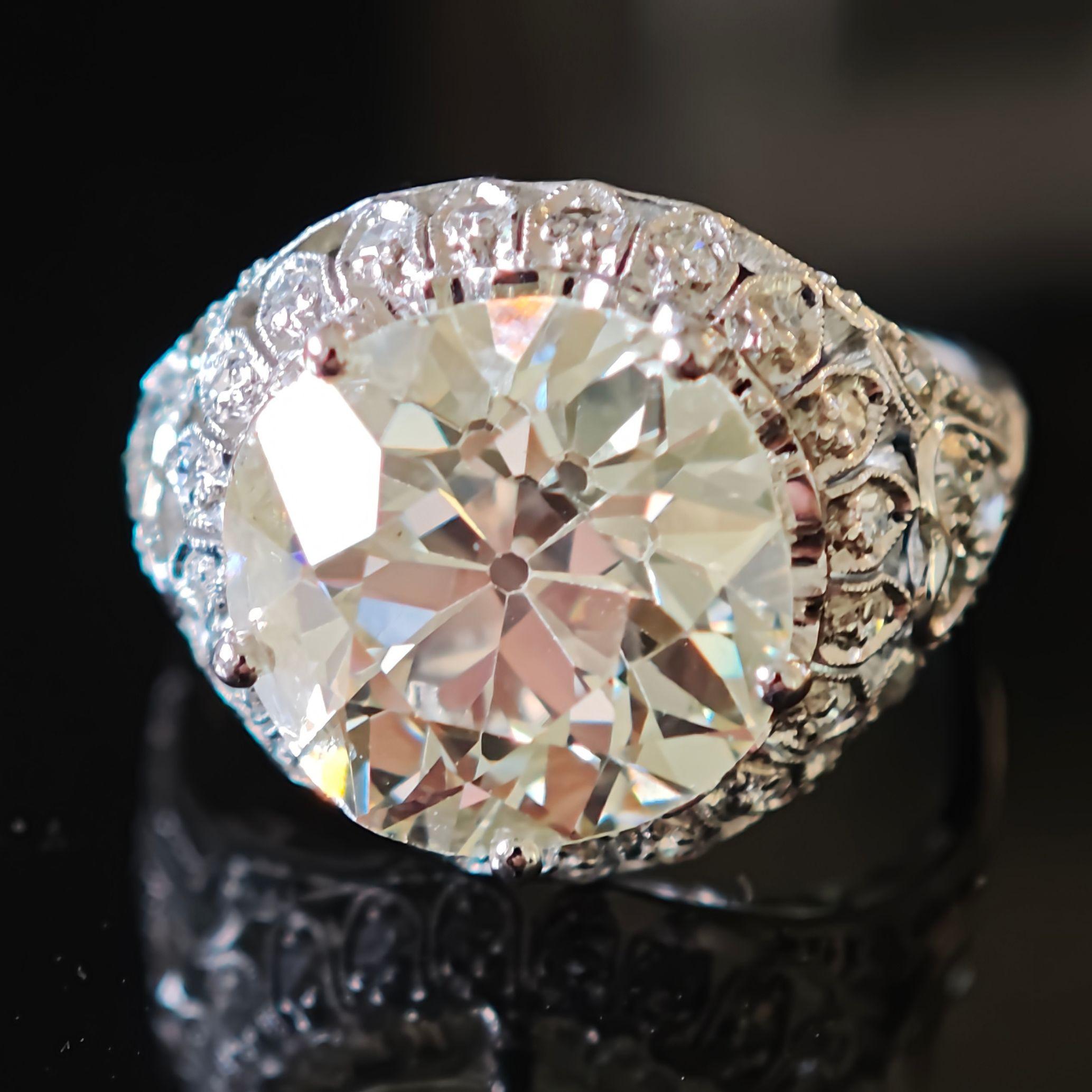 Bague exquise en or blanc 18 carats avec diamant de taille européenne ancienne en vente 2