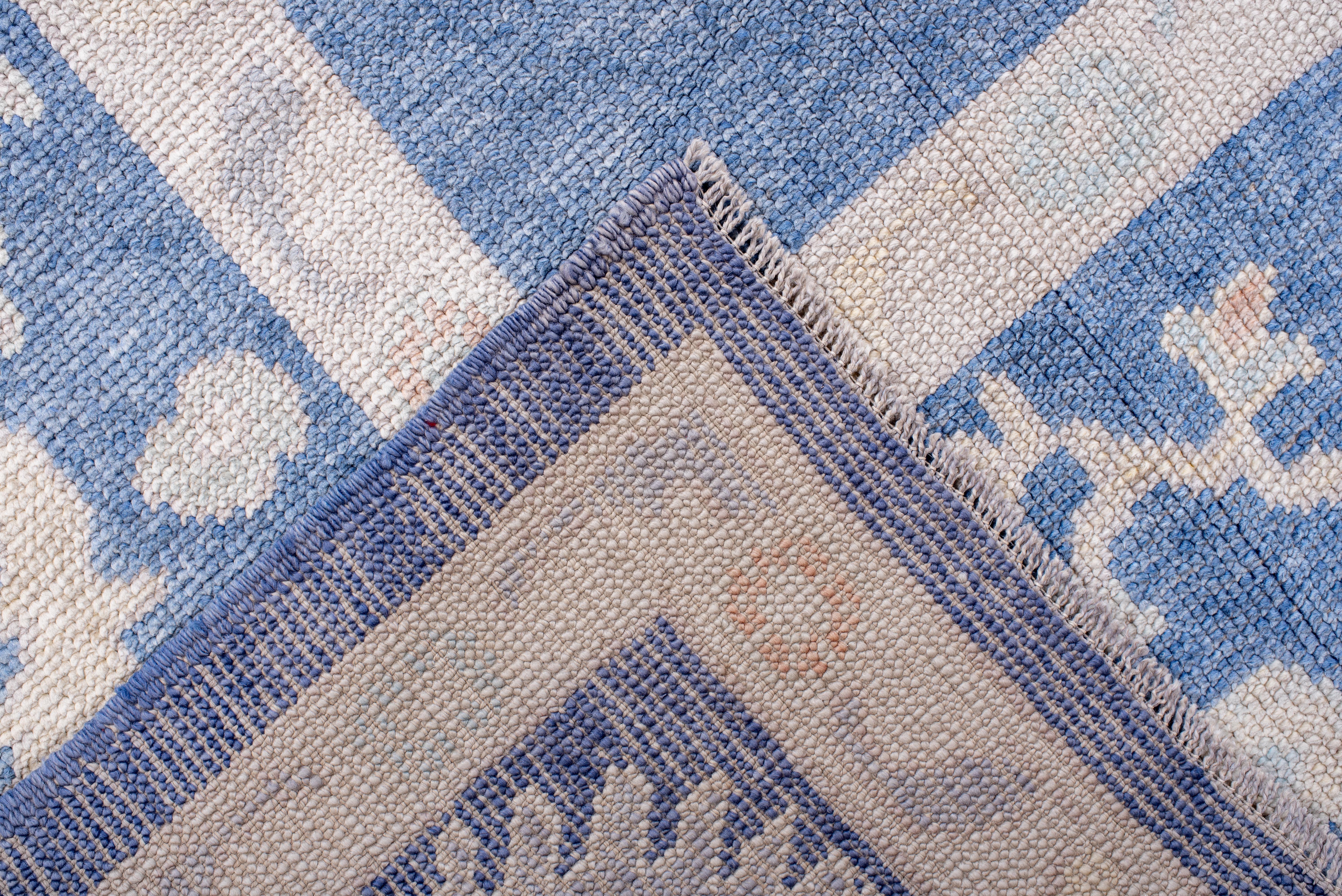 XXI secolo e contemporaneo Oushak floreale blu di ispirazione vintage in vendita