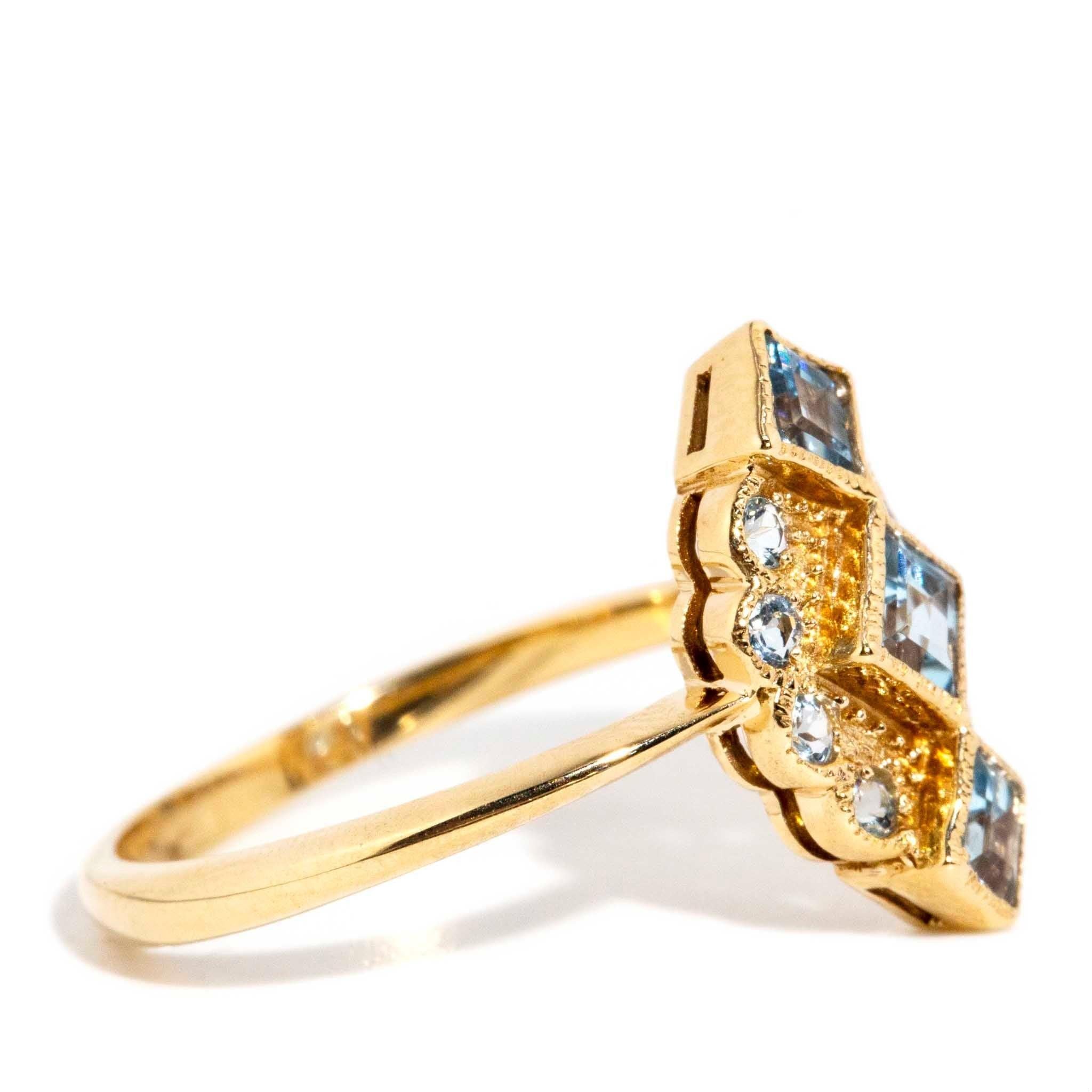 Vintage Inspired Bright Light Blue Aquamarine Cluster Ring 9 Carat Yellow Gold For Sale 2