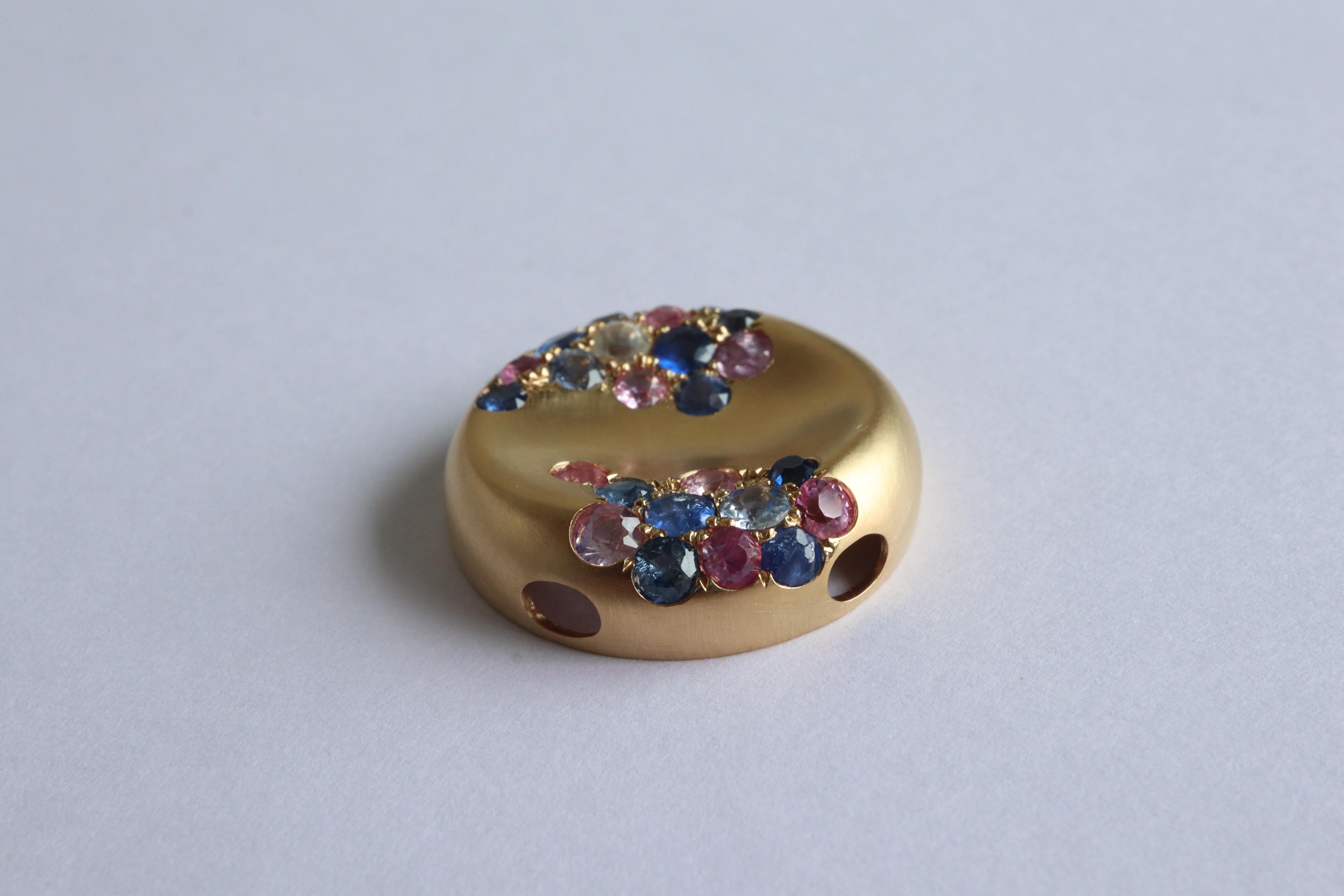 Pendentif saphir contemporain d'inspiration vintage par JAR Pour femmes en vente