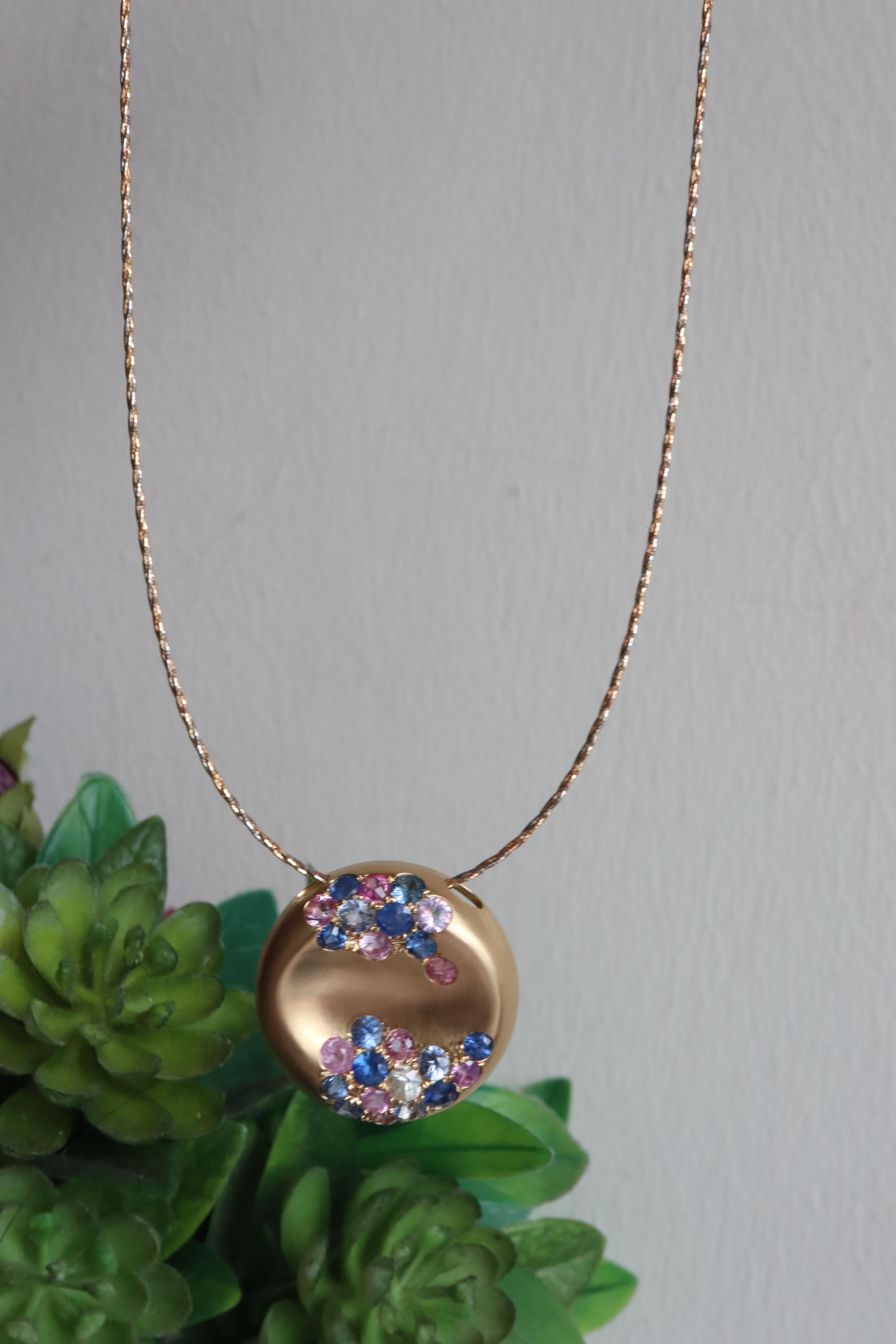 Pendentif saphir contemporain d'inspiration vintage par JAR en vente 3