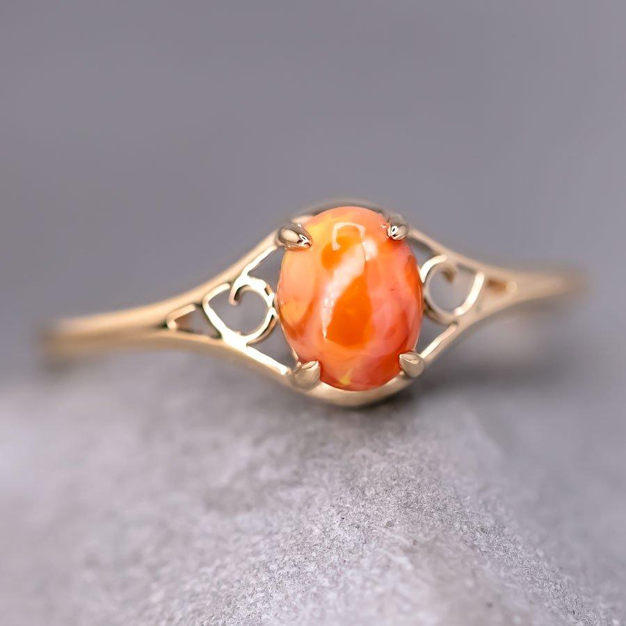 Vintage Inspired Oval Mexican Egg Fire Opal Verlobungsring 18K Gelbgold.


Kostenloser Inlandsversand mit USPS First Class! Kostenlose Geschenktüte oder -box zu jeder Bestellung!

Der Opal, die Königin der Edelsteine, ist einer der schönsten