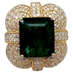 Vintage-Inspired Emerald and Diamond Yellow Gold Ring