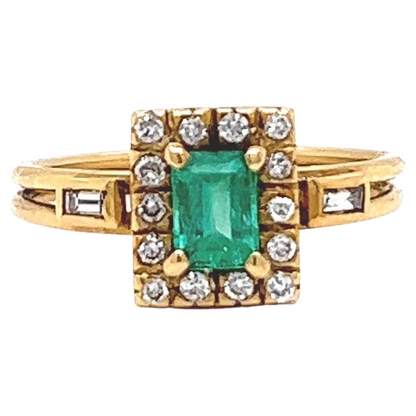 Vintage 0.50 Carat Emerald Diamond 14 Karat Yellow Gold Ring For Sale