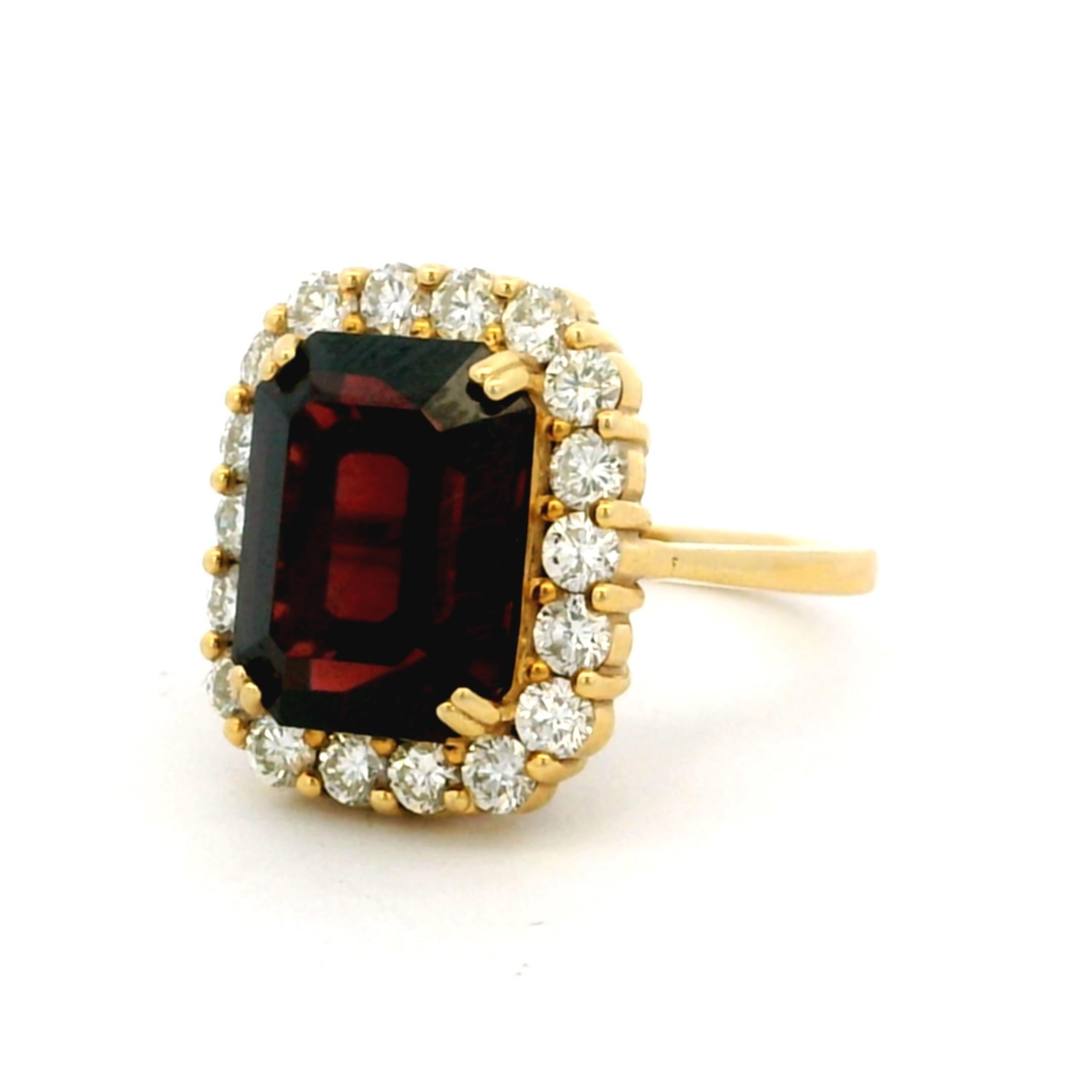 Anello aureola con granato e diamante di ispirazione vintage di Talia Jade in vendita 3