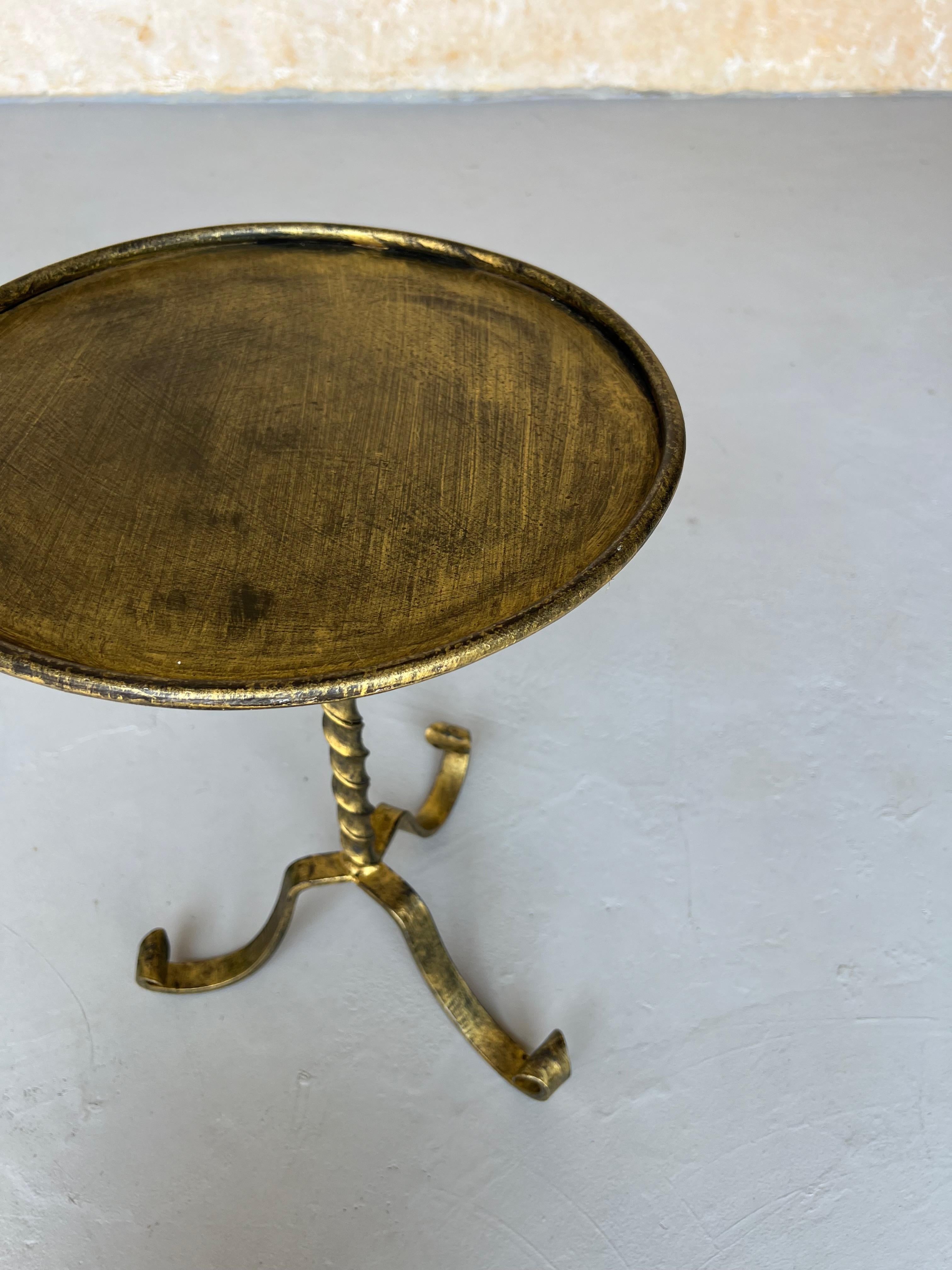 Vintage-Inspired Gilt Iron Drinks Table with Twisted Stem and Curled Tripod Base For Sale 4