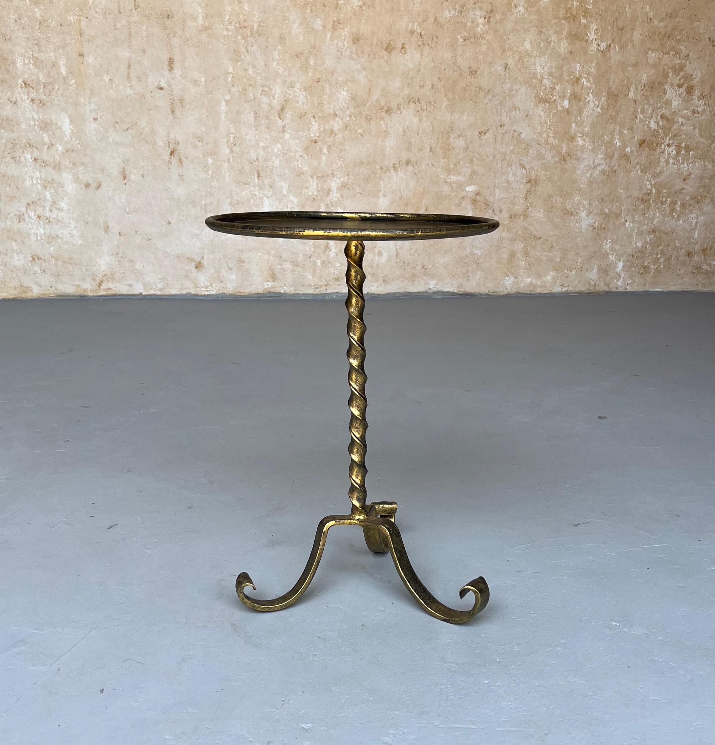 Vintage-Inspired Gilt Iron Drinks Table with Twisted Stem and Curled Tripod Base For Sale 2