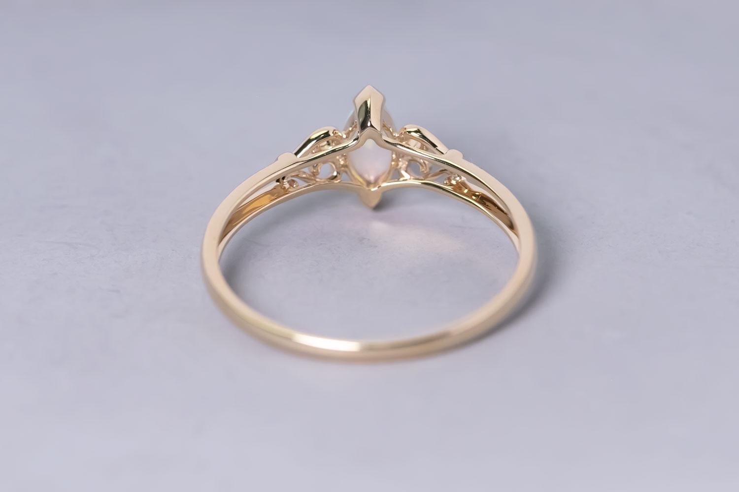 Vintage Inspiriert Marquise australischen massivem Opal Verlobungsring 14K Gelbgold im Angebot 5