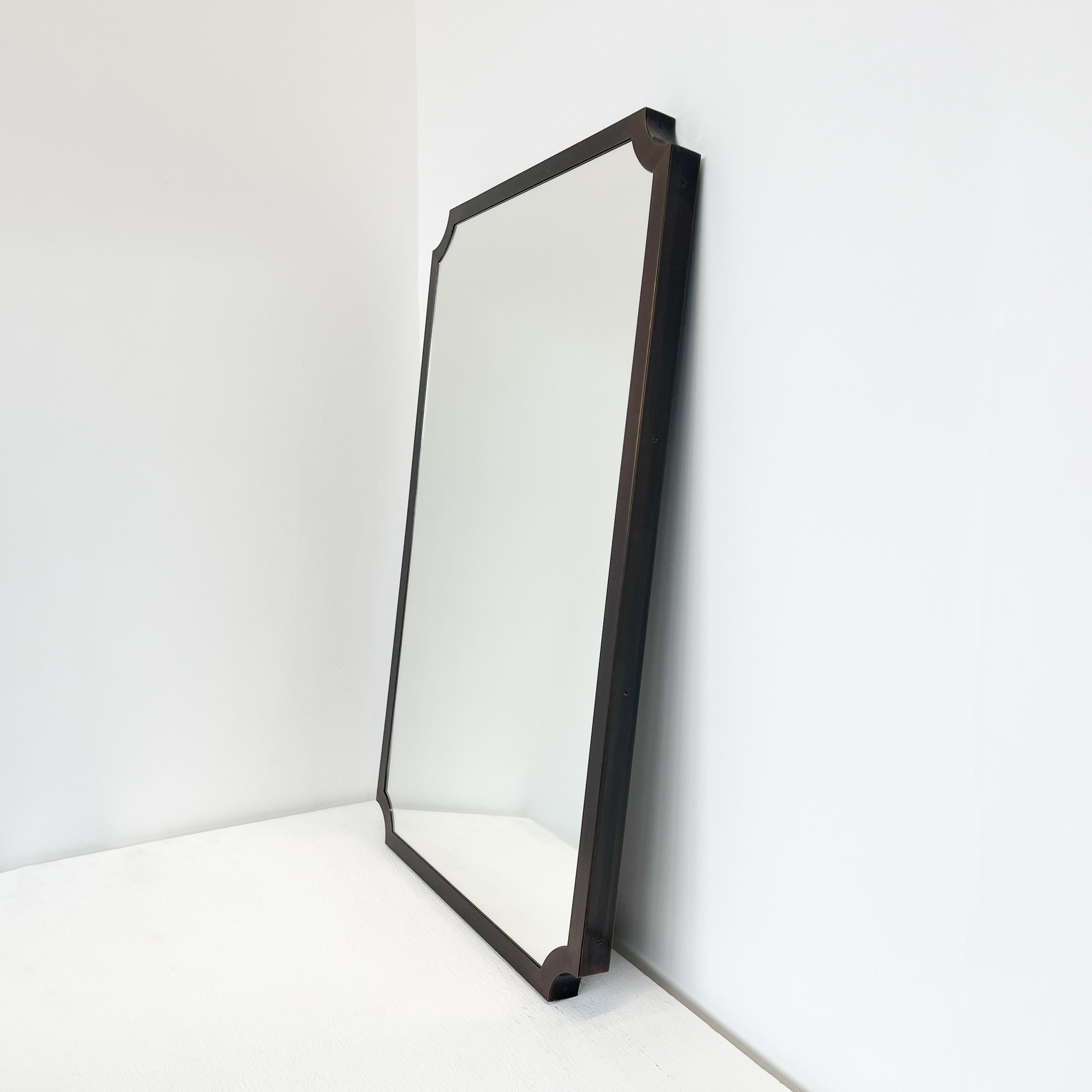 Patiné Miroir mural N.8 d'inspiration vintage avec cadre plein patiné bronze en vente