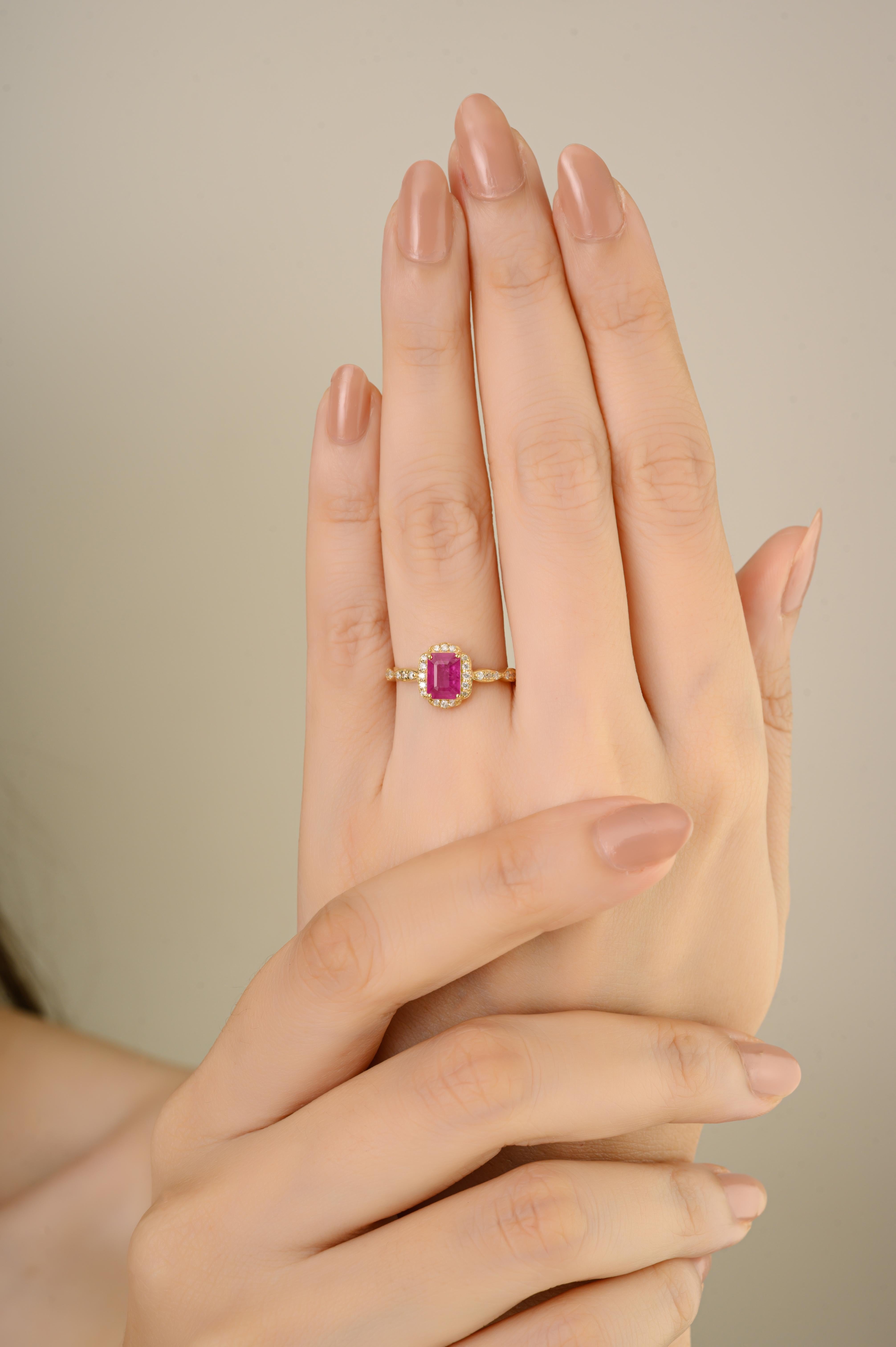 Im Angebot: Vintage inspiriert natürlichen Rubin und Diamant Halo Ring in 14K Gelbgold für Frauen () 6