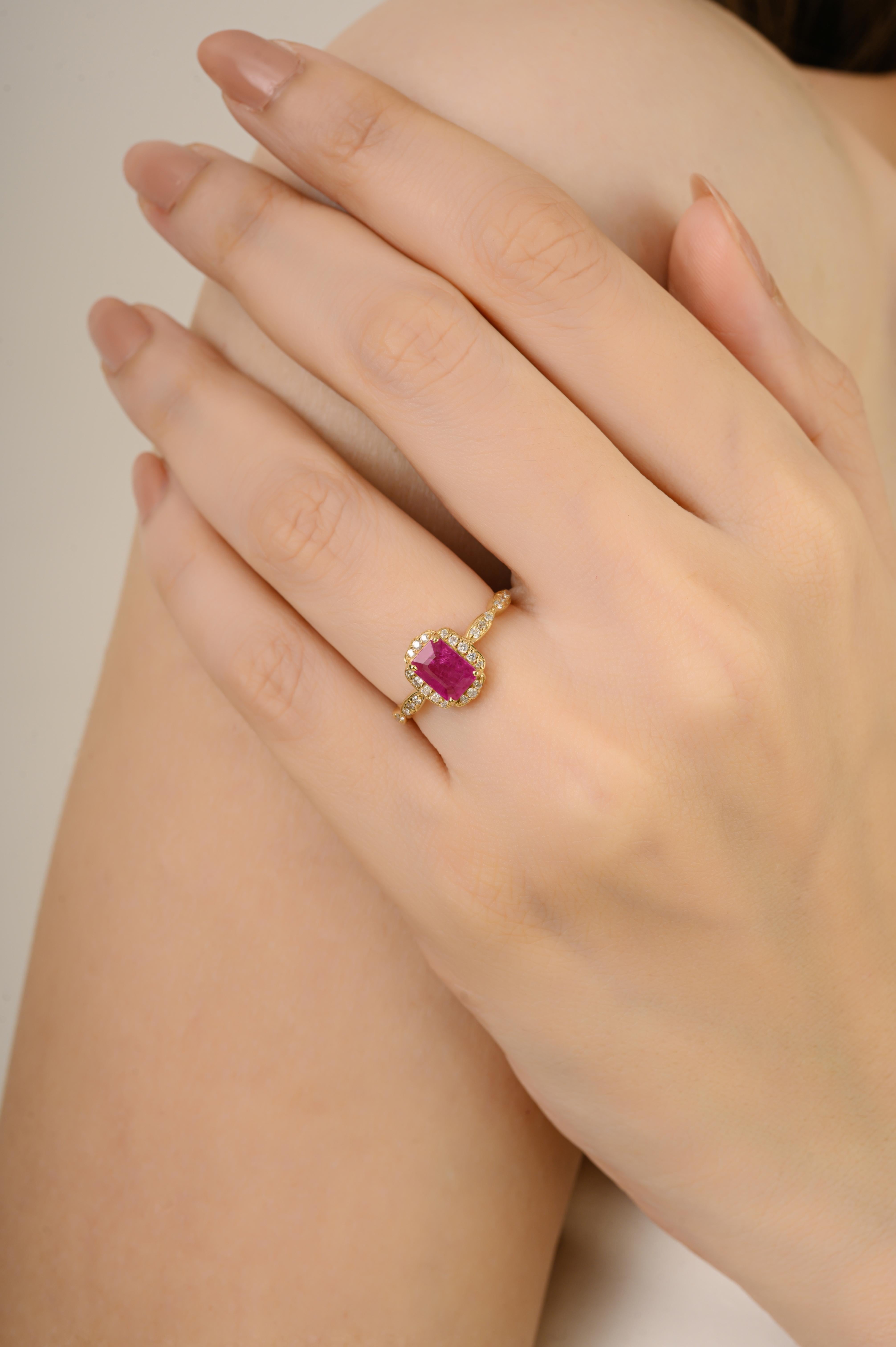 Im Angebot: Vintage inspiriert natürlichen Rubin und Diamant Halo Ring in 14K Gelbgold für Frauen () 8