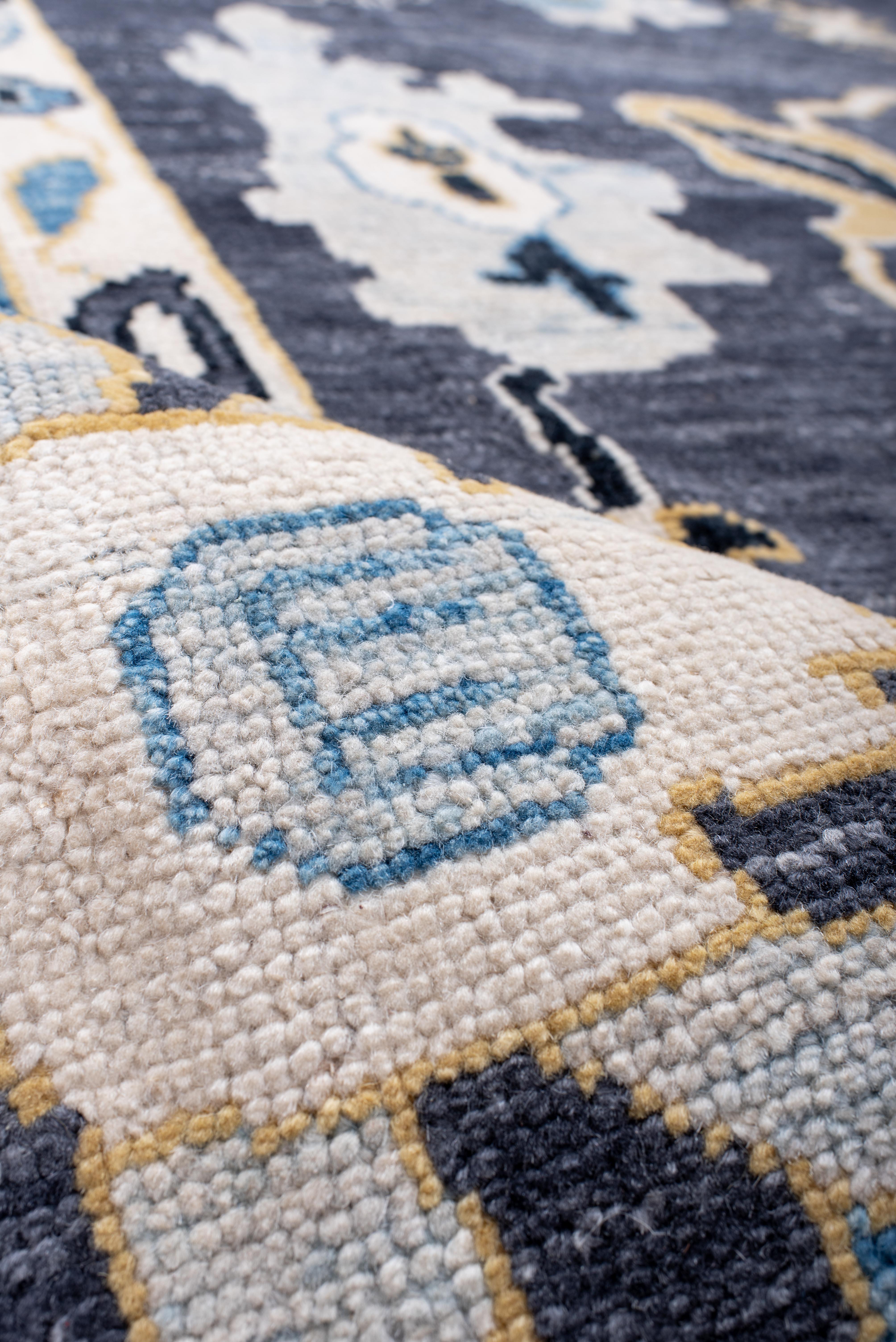 XXI secolo e contemporaneo Oushak di ispirazione vintage di nuova produzione in blu in vendita