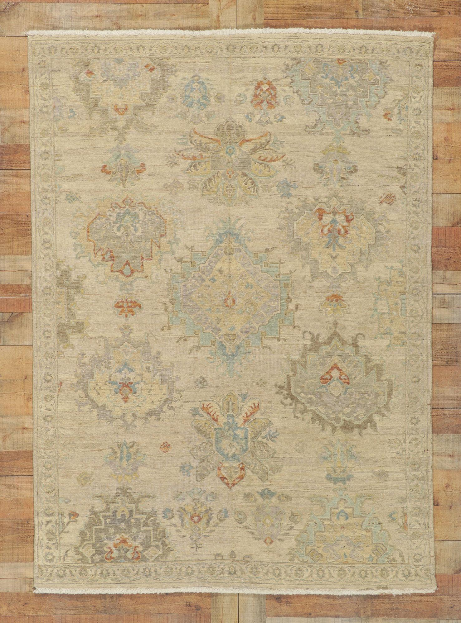 Vintage-Inspired Oushak Rug In New Condition For Sale In Dallas, TX