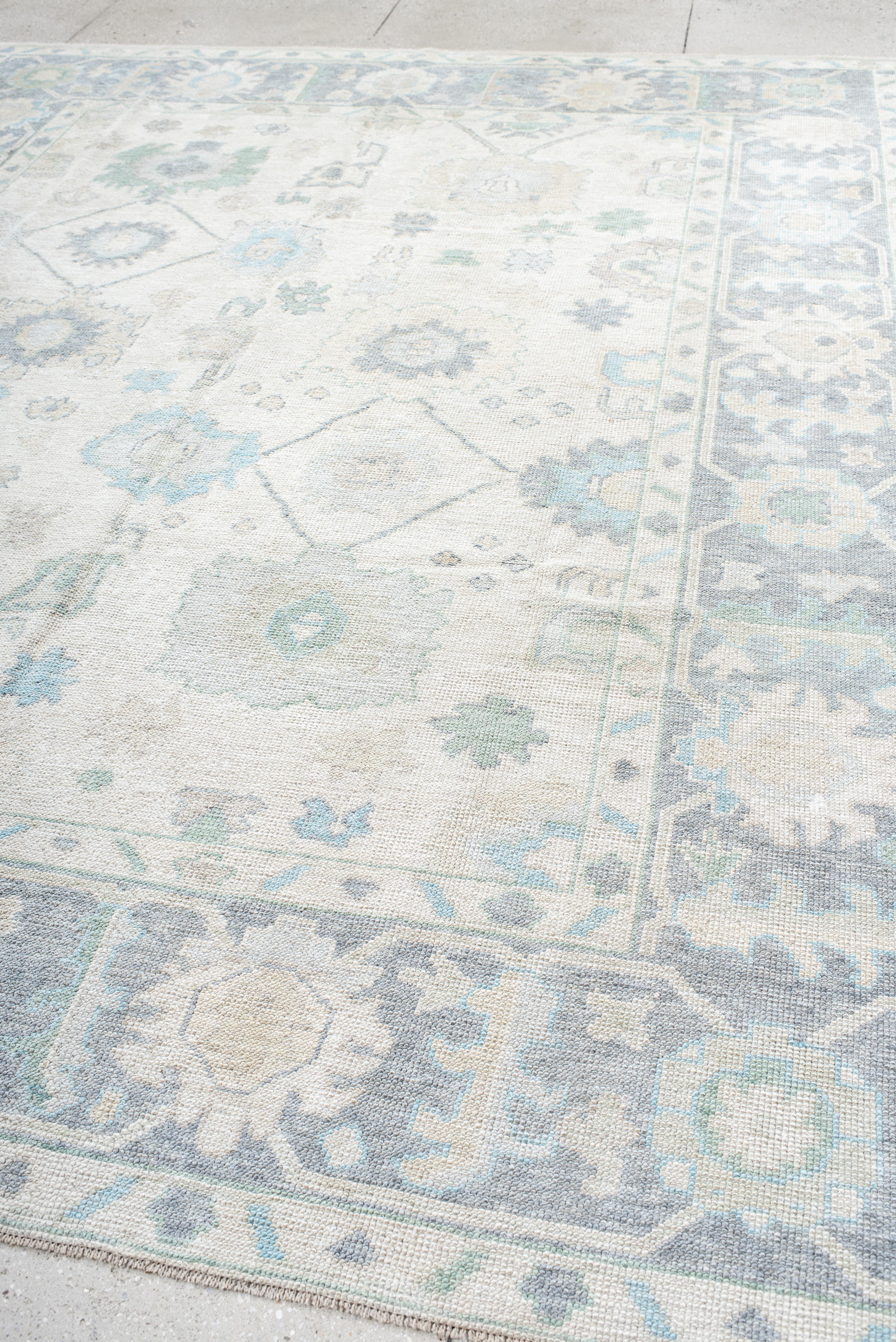 Vintage Inspired Oushak Rug in Faded Ivory and Soft Blues For Sale 2