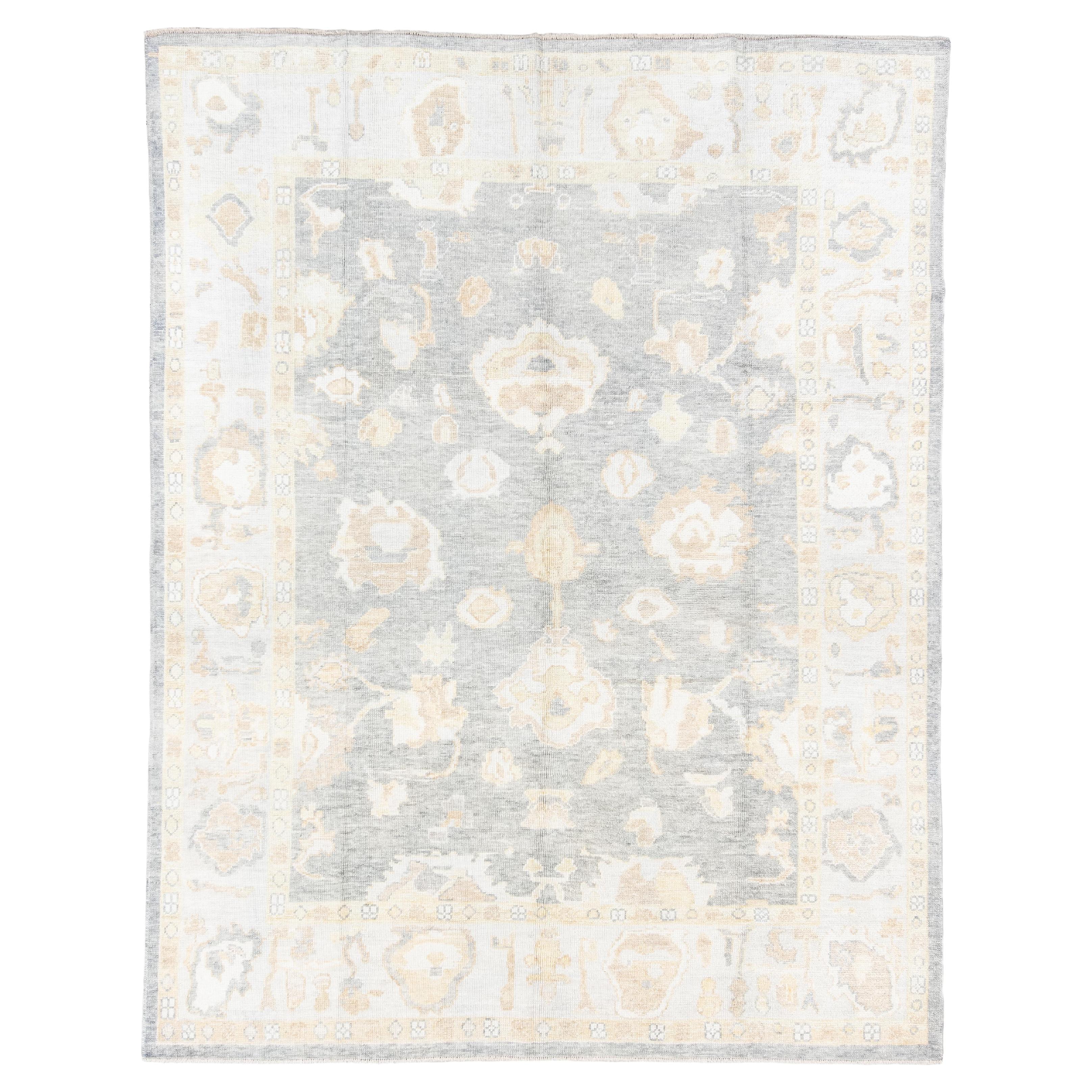 Oushak d'inspiration vintage avec éléments gris et floraux