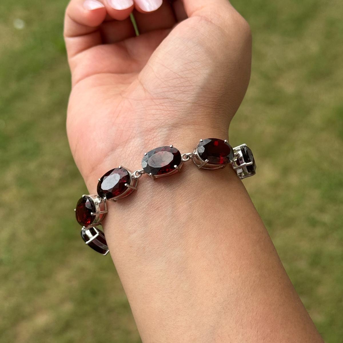 Bracciale Bolo regolabile in argento 925 con granato rosso 34,69 CTW di ispirazione vintage in vendita 3
