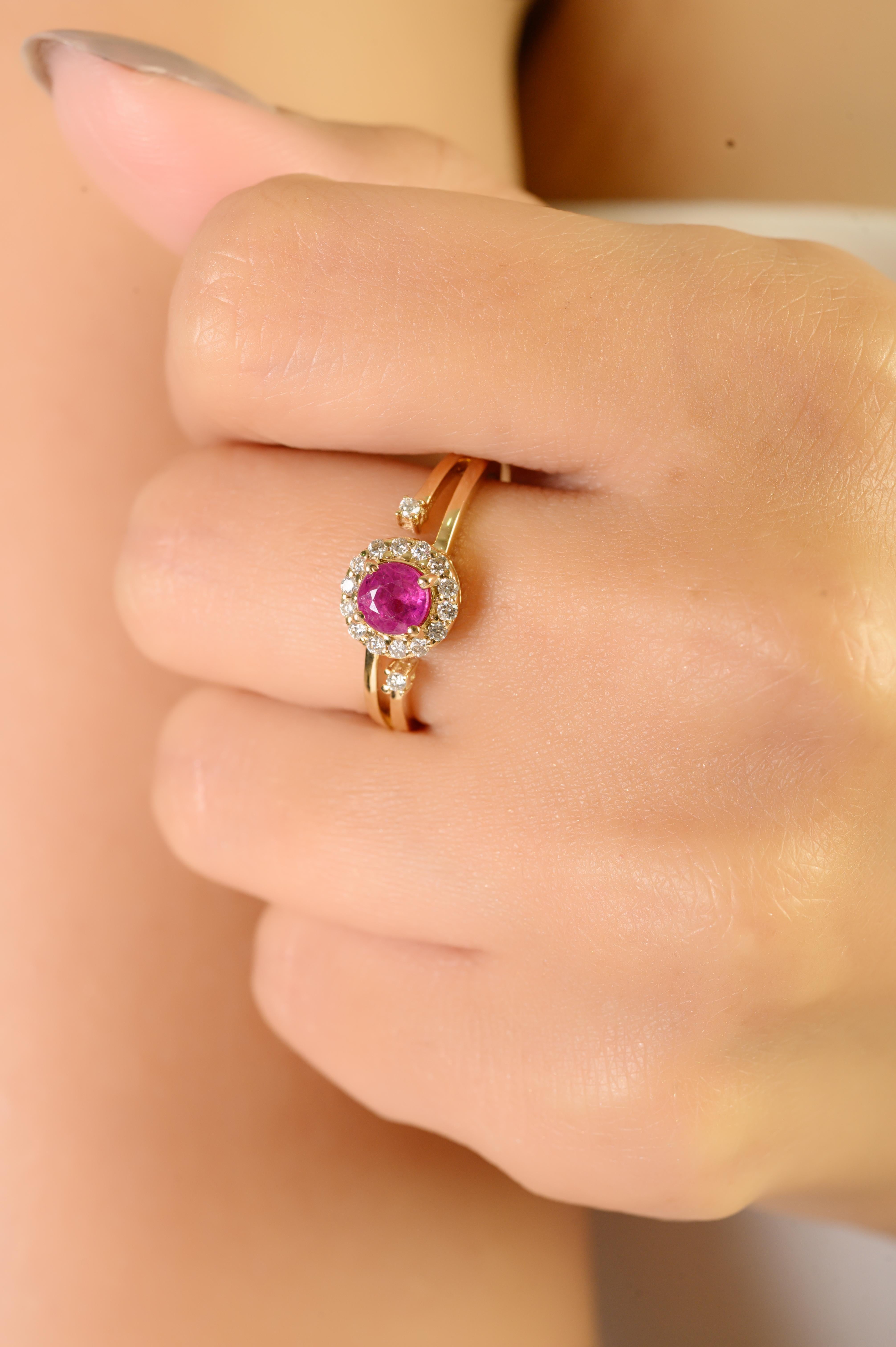 Im Angebot: Vintage Inspiriert Runde Rubin & Diamant Halo Ring in 14K Gelbgold Feiner Schmuck () 2