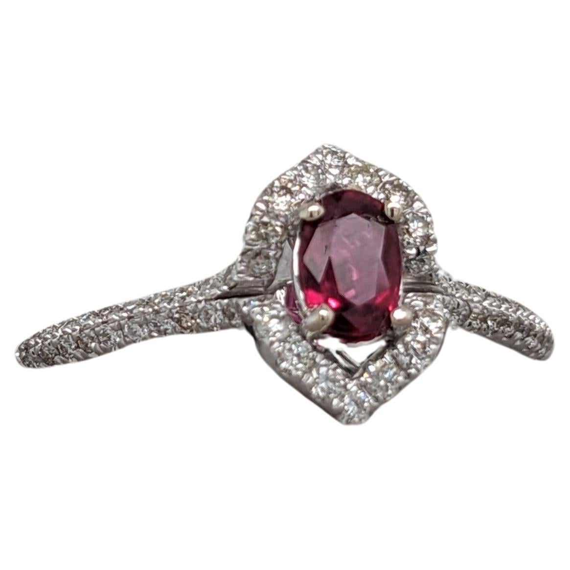 This stunning ring features a beautiful red ruby framed by a diamond halo in a vintage style design. A beautiful collection piece that is perfect for every occasion. 💕

Specifications:

Item Type: Ring
Center Stone: Ruby
Treatment: Heated
Weight: