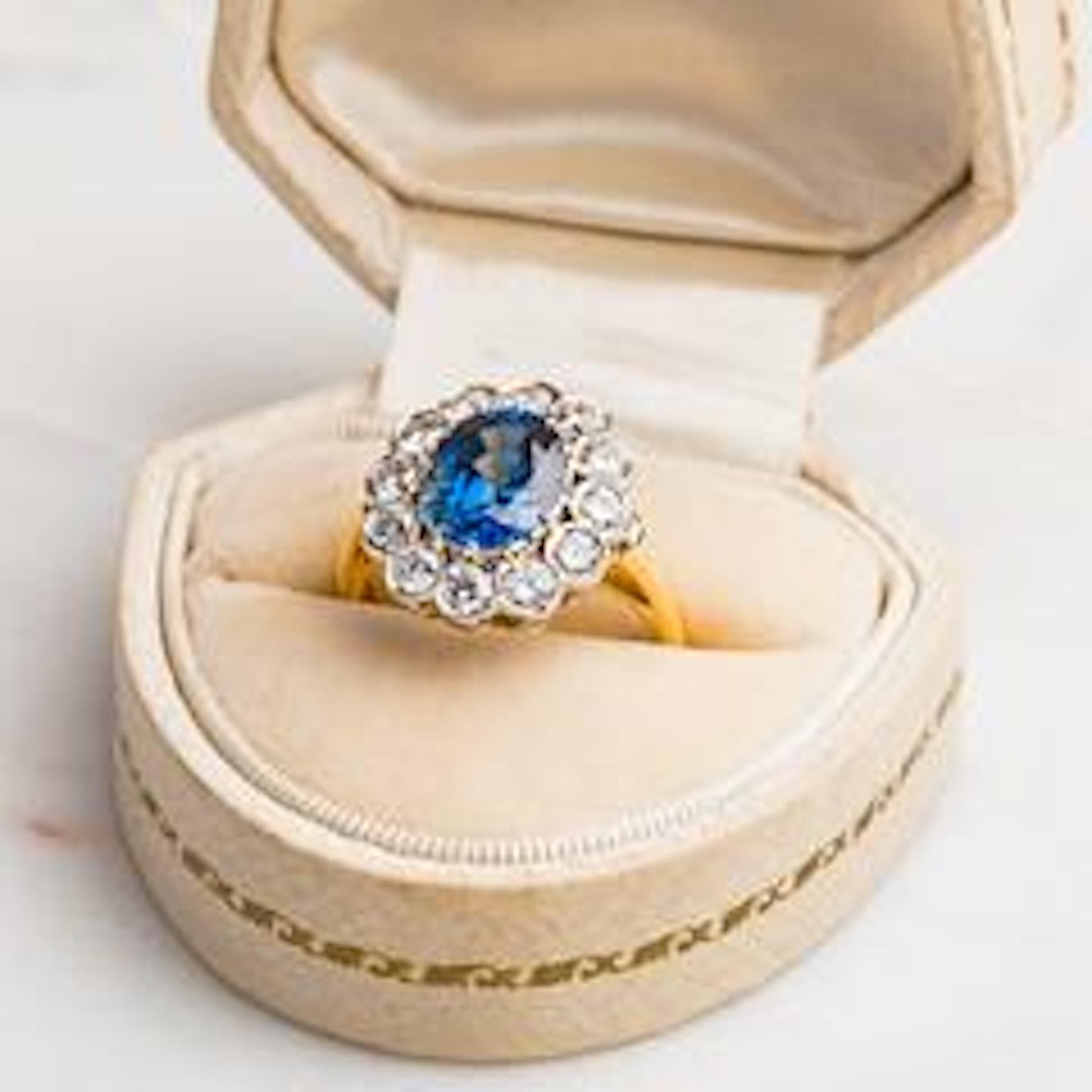 Vintage Inspired Sapphire and Diamond Mixed Metal Engagement Ring In New Condition In Beverly Hills, CA