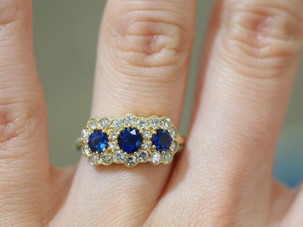 Vintage Inspired Sapphire Diamond Fashion Ring In New Condition In Addison, TX