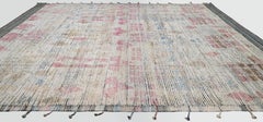 Vintage inspirierter Wollteppich mit Stammesmotiv in Beige, Rosa und Blau 12'7''x14'4''