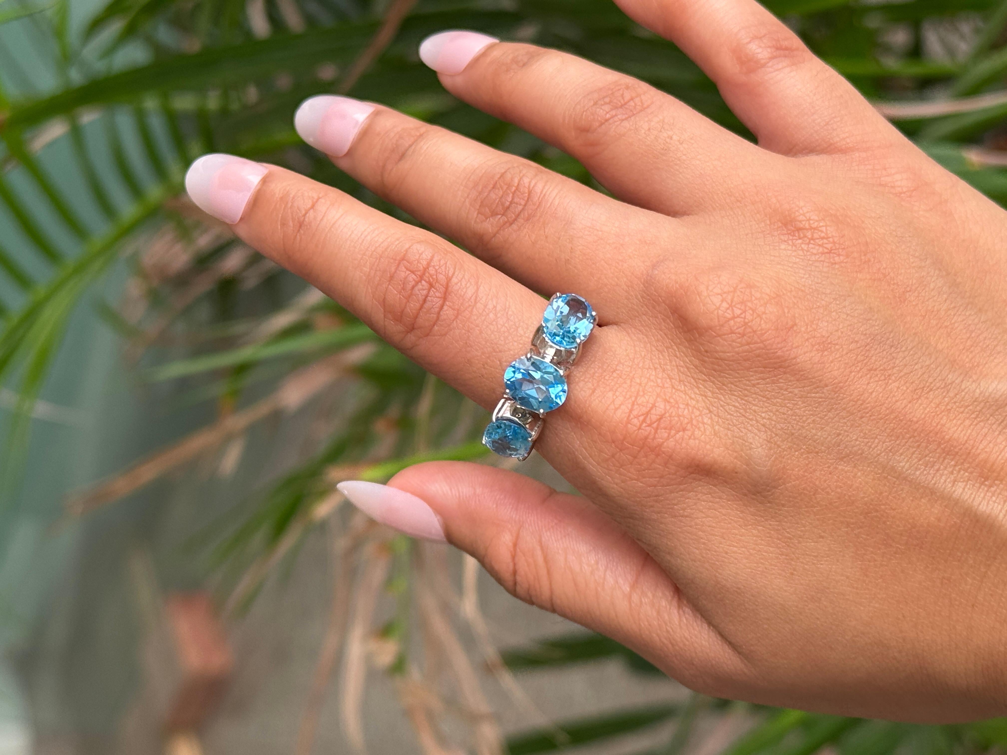 For Sale:  Vintage-Inspired Triple Blue Topaz Unisex Statement 925 Sterling Silver Ring 12