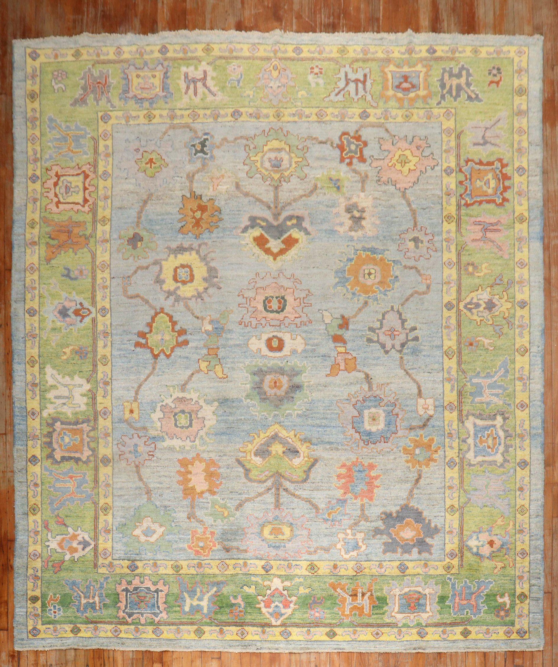Colorful Vintage Room Size Inspired Vintage Turkish Oushak Carpet (en anglais)

10'4'' x 13'7''