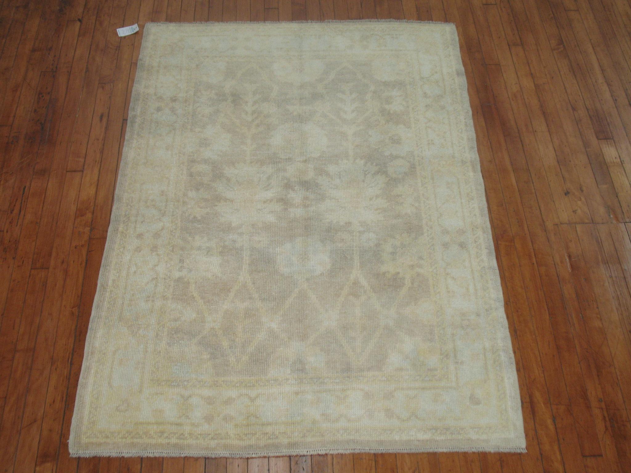 Vintage Inspired Turkish Oushak Carpet In Good Condition For Sale In New York, NY