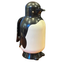 Brocca isolata vintage Penguin di Metrokane